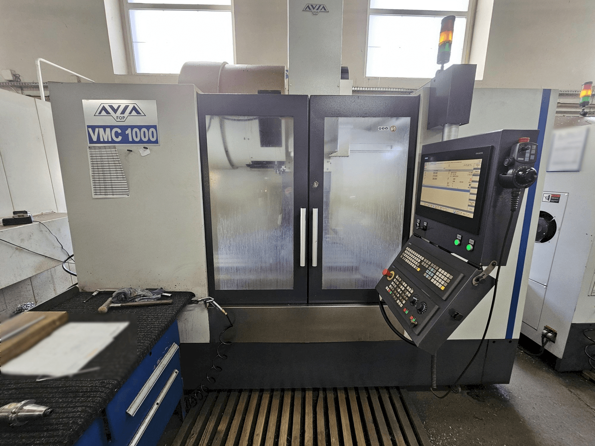 Čelní pohled na Avia VMC 1000 stroj