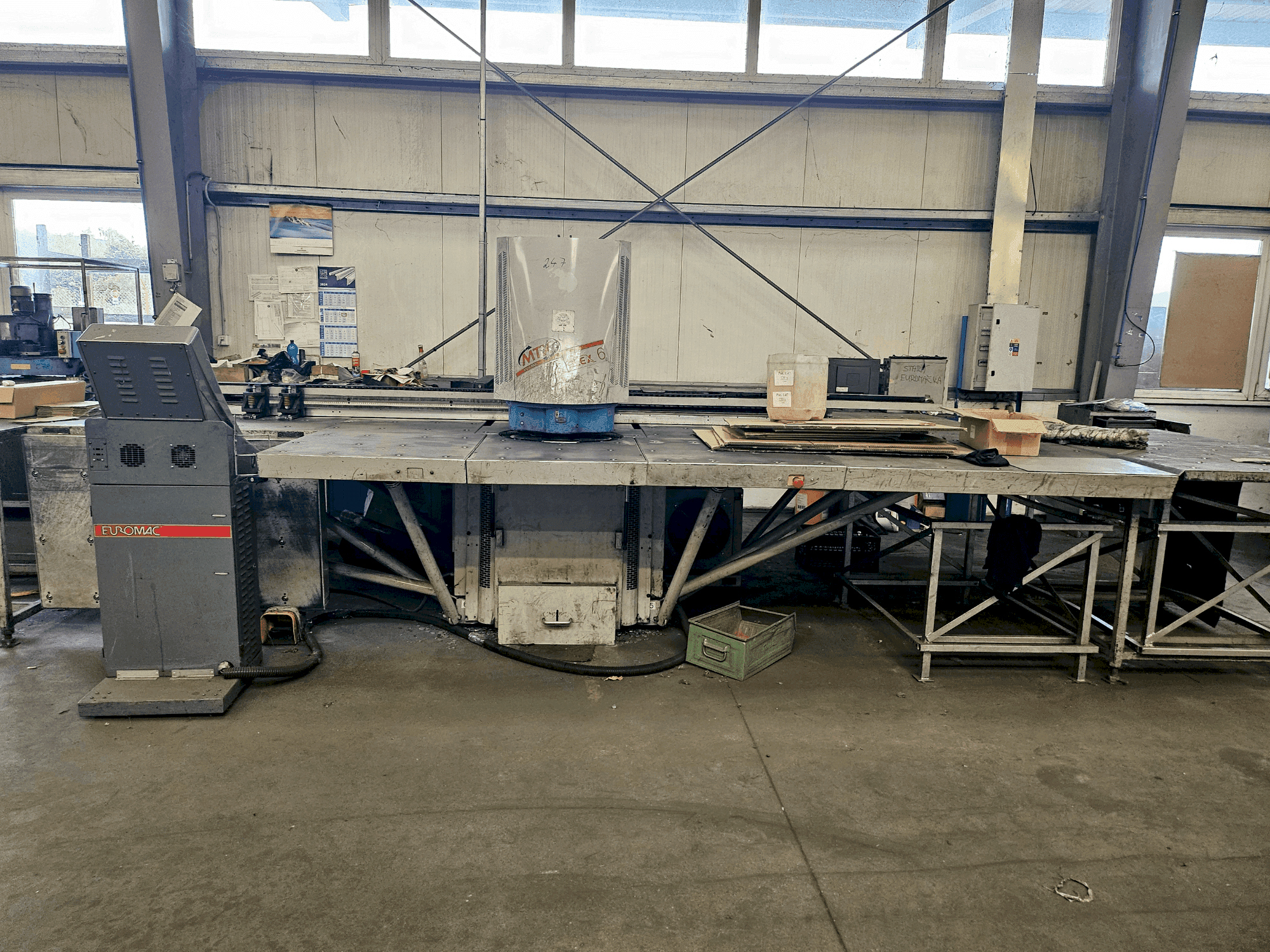 Čelní pohled na Euromac MTX Flex 6 stroj