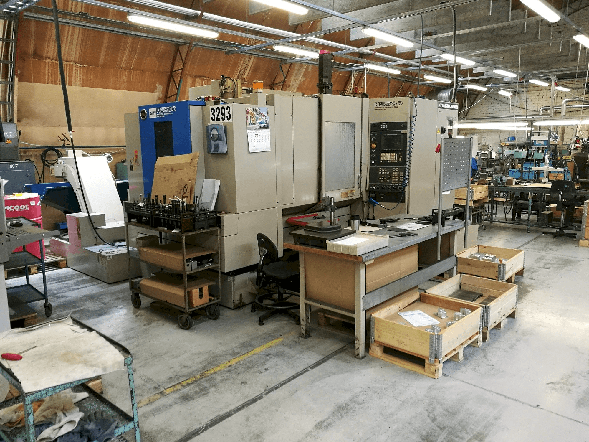 Čelní pohled na HITACHI SEIKI HS 500 stroj