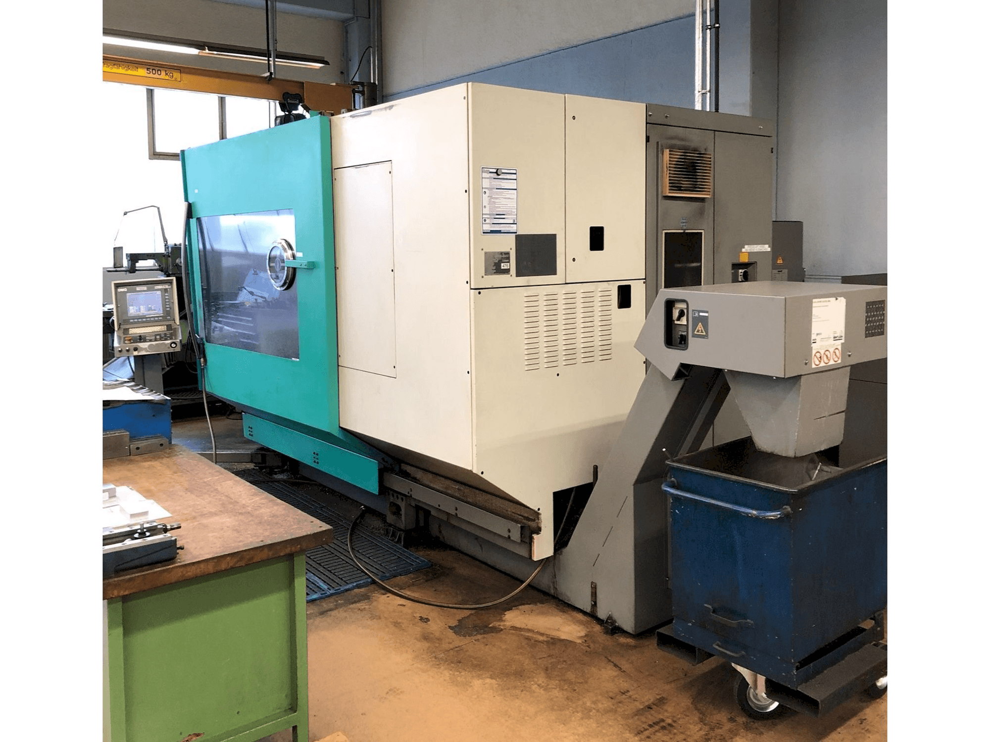 Čelní pohled na DECKEL MAHO Dmu80p stroj