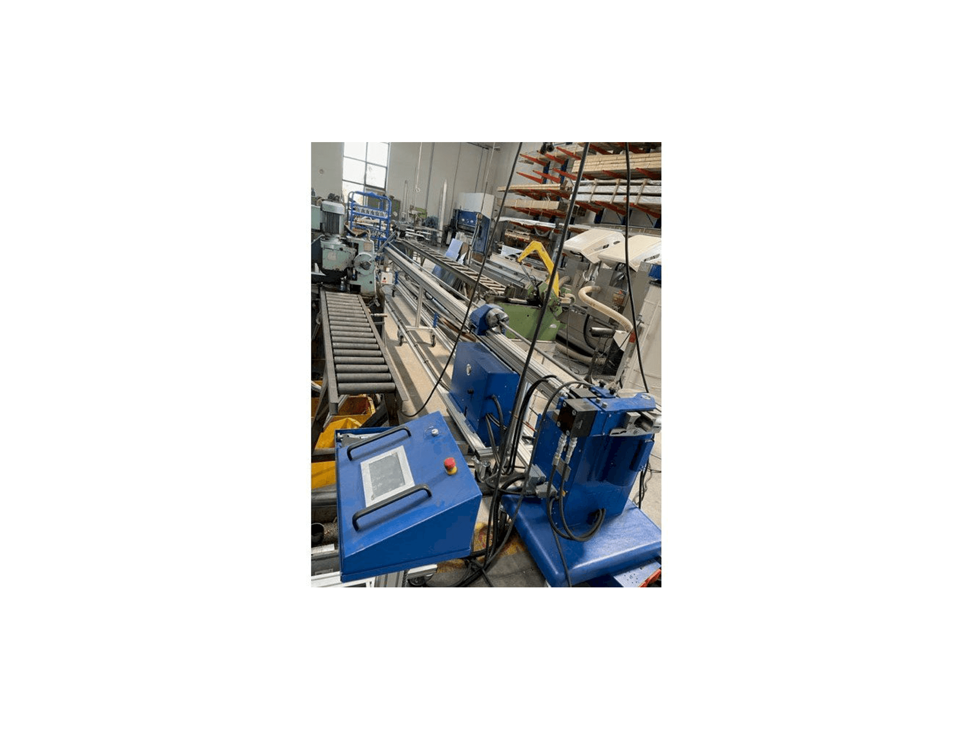 Čelní pohled na JUTEC 5060 stroj