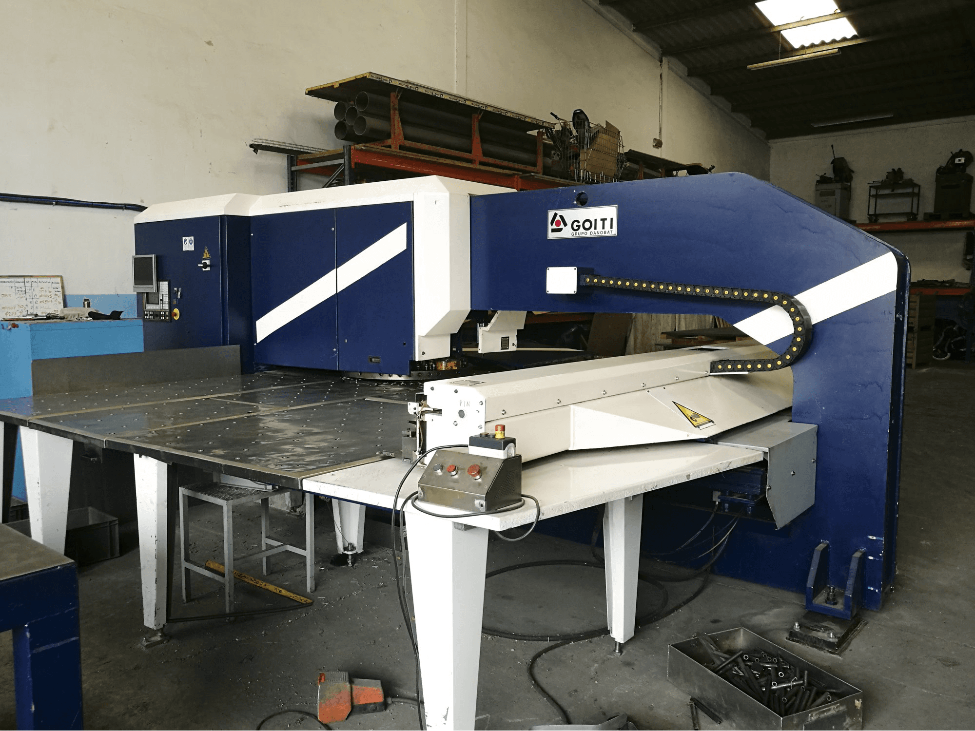 Pravý pohled na GOITI PGA-2 stroj