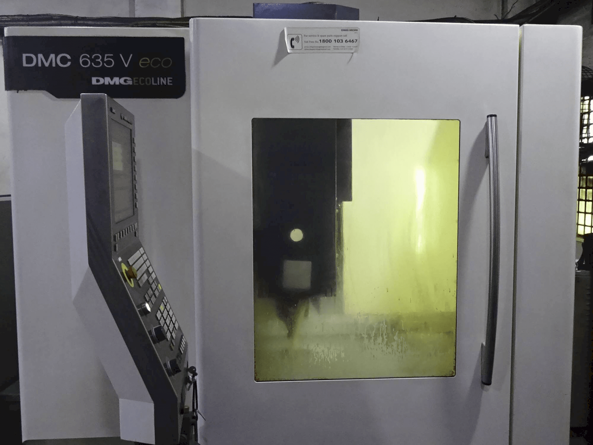 Čelní pohled na DMG DMC 635 V ECO stroj