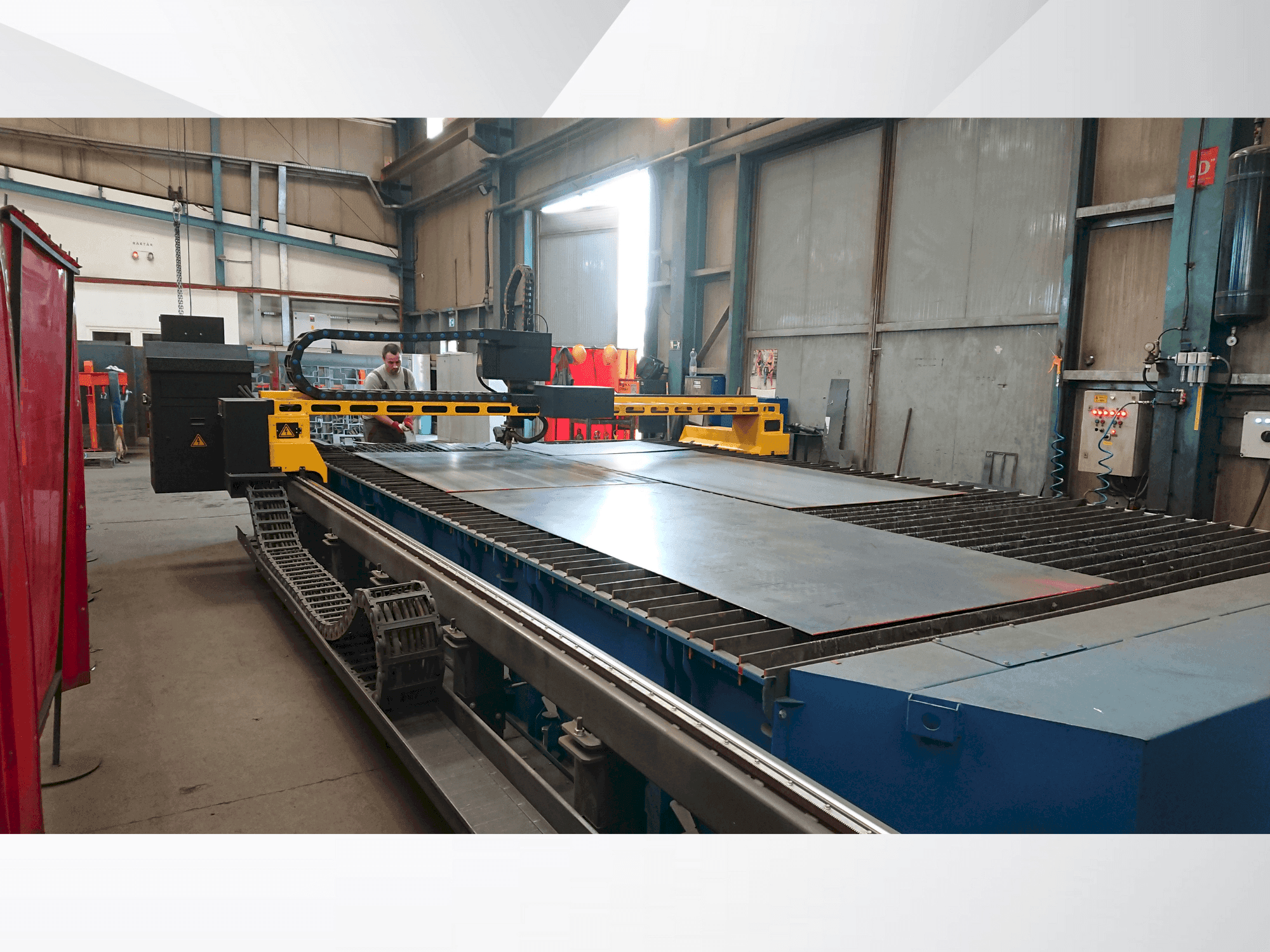 Čelní pohled na AJAN PP 260 A-5T stroj