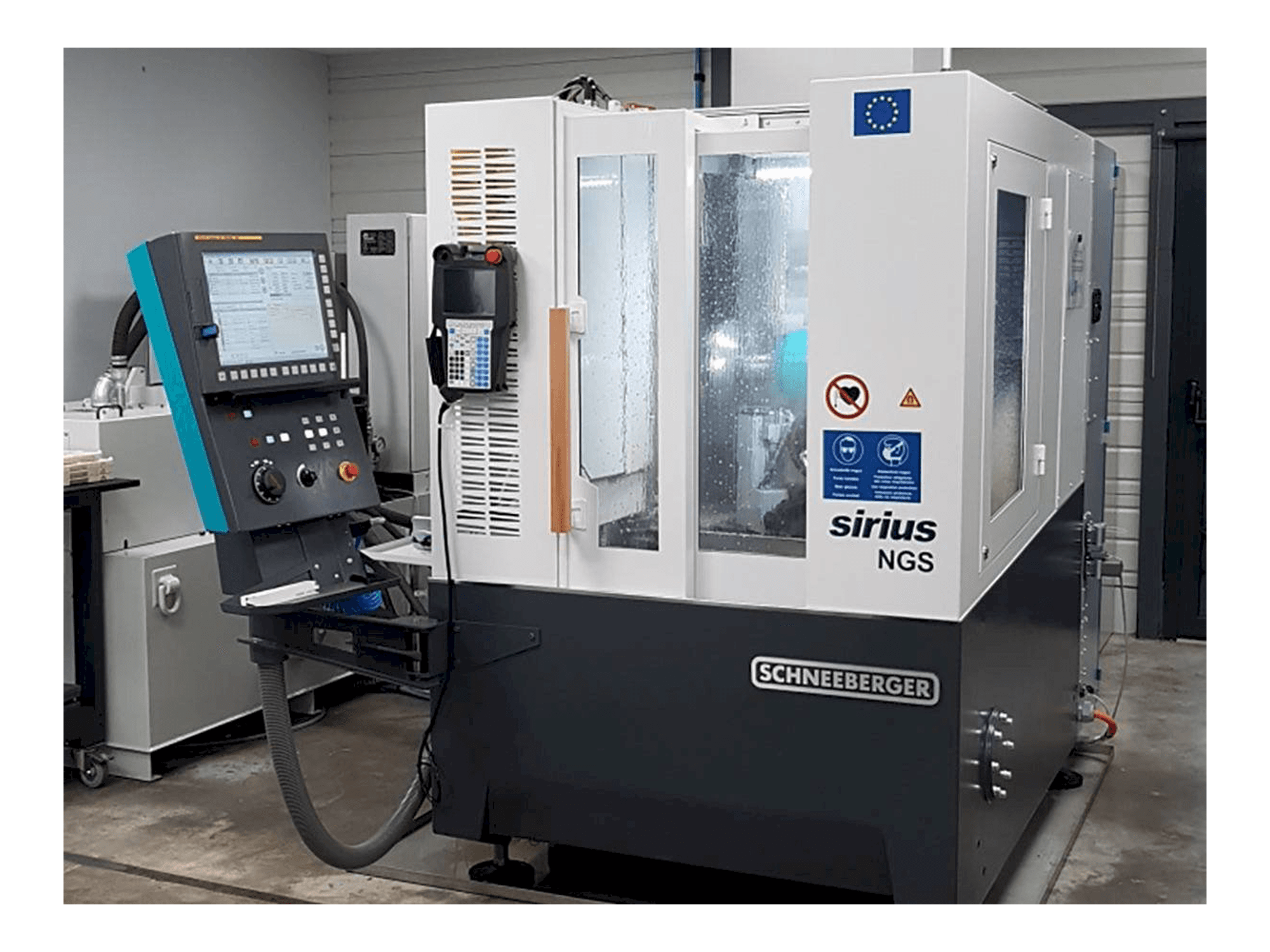 Čelní pohled na Schneeberger SIRIUS NGS stroj