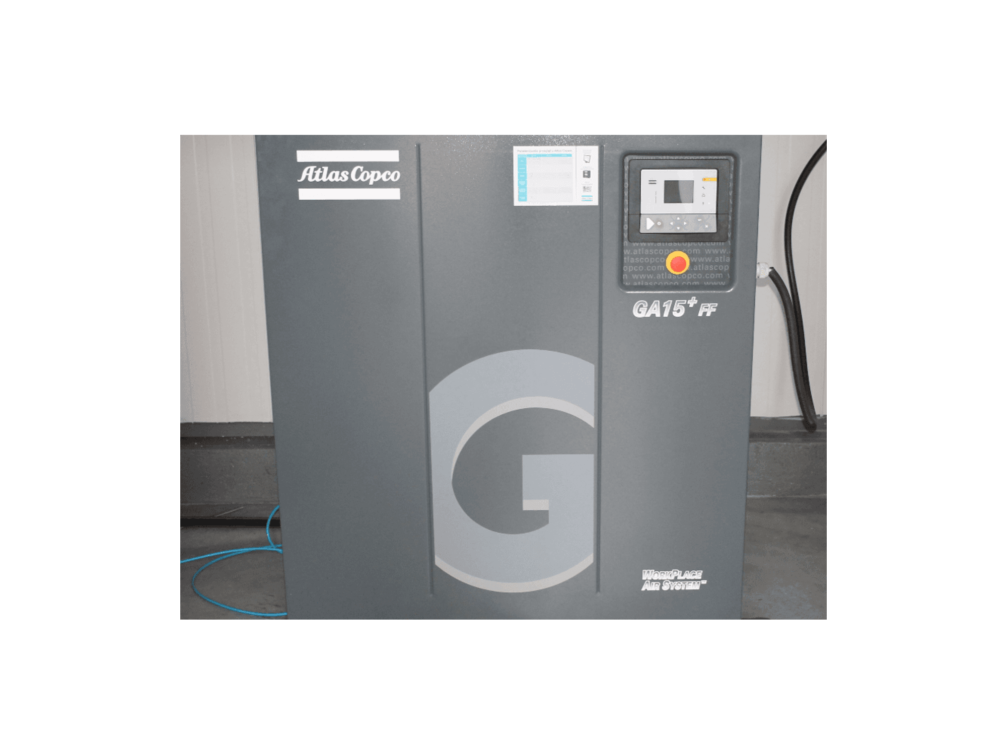 Čelní pohled na Atlas Copco Ga15 + FF stroj