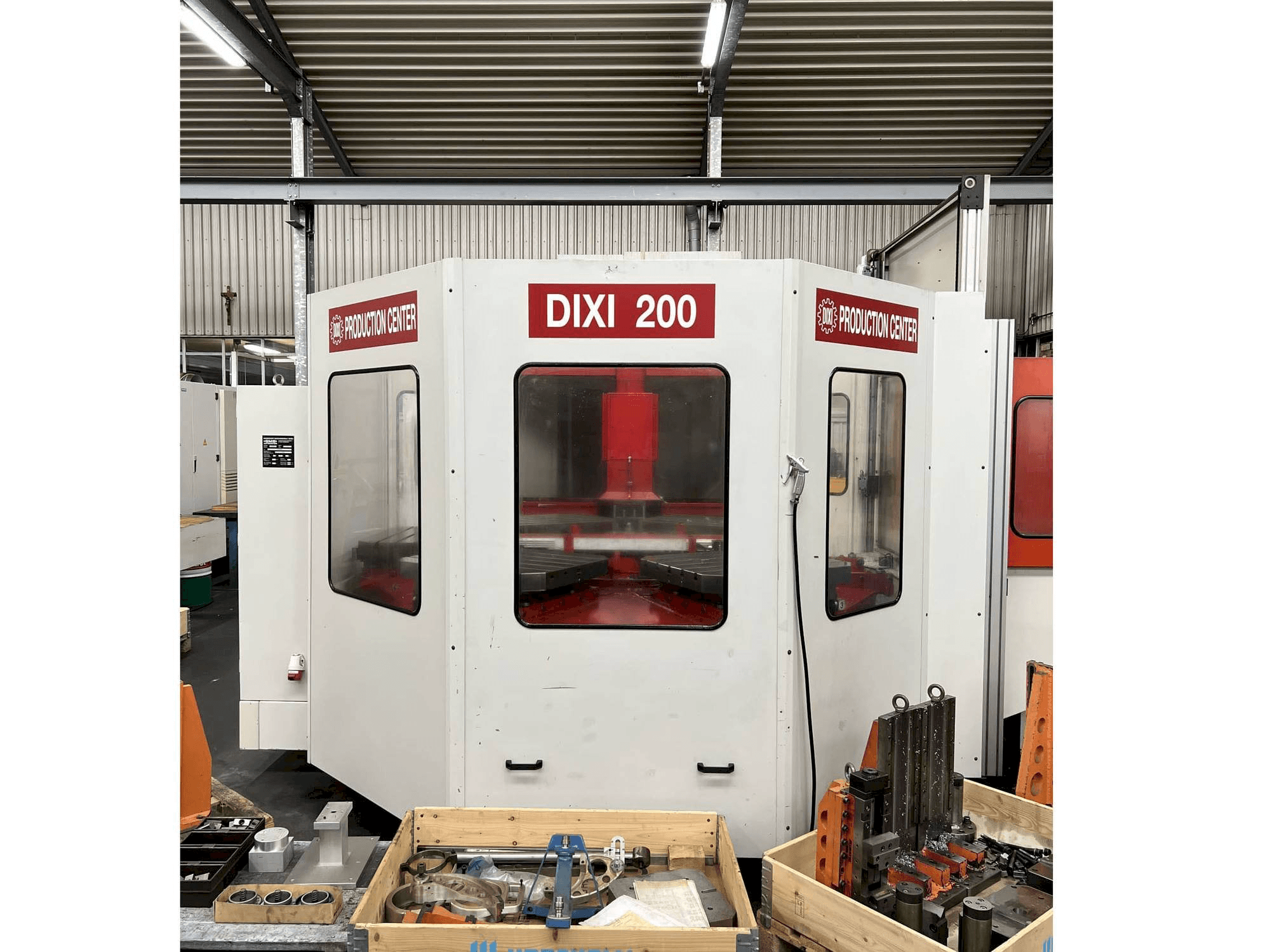 Čelní pohled na DIXI 200 stroj