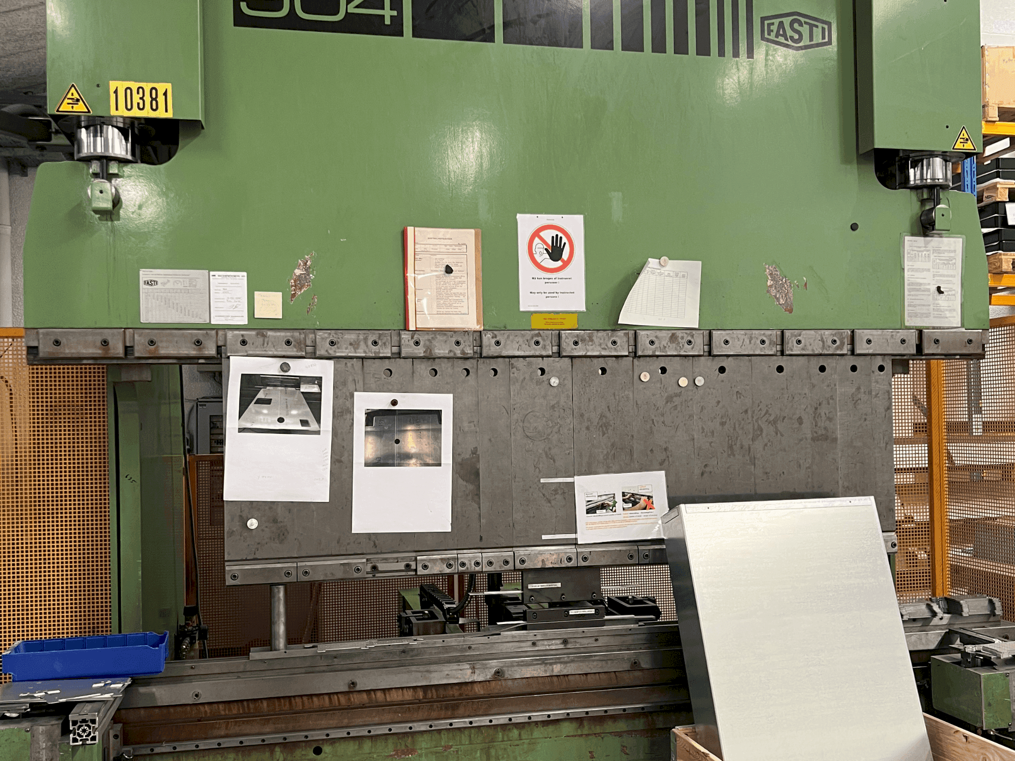 Čelní pohled na FASTI 904 stroj