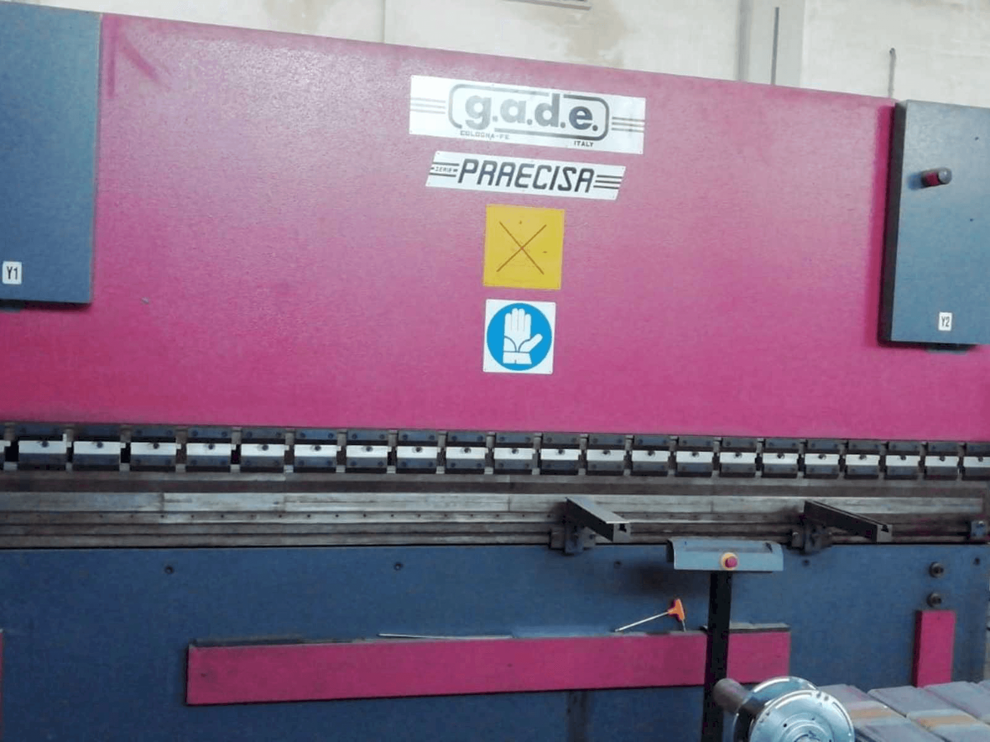 Čelní pohled na Gade PS-C 4120 stroj