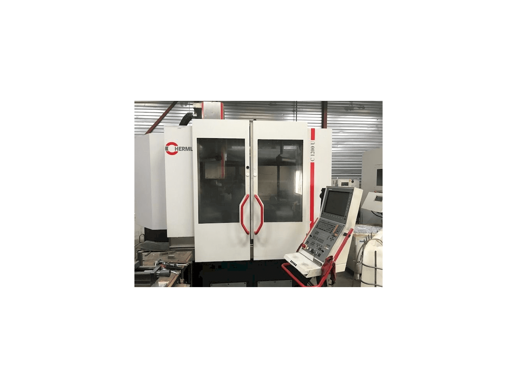 Čelní pohled na HERMLE C 1200 U stroj