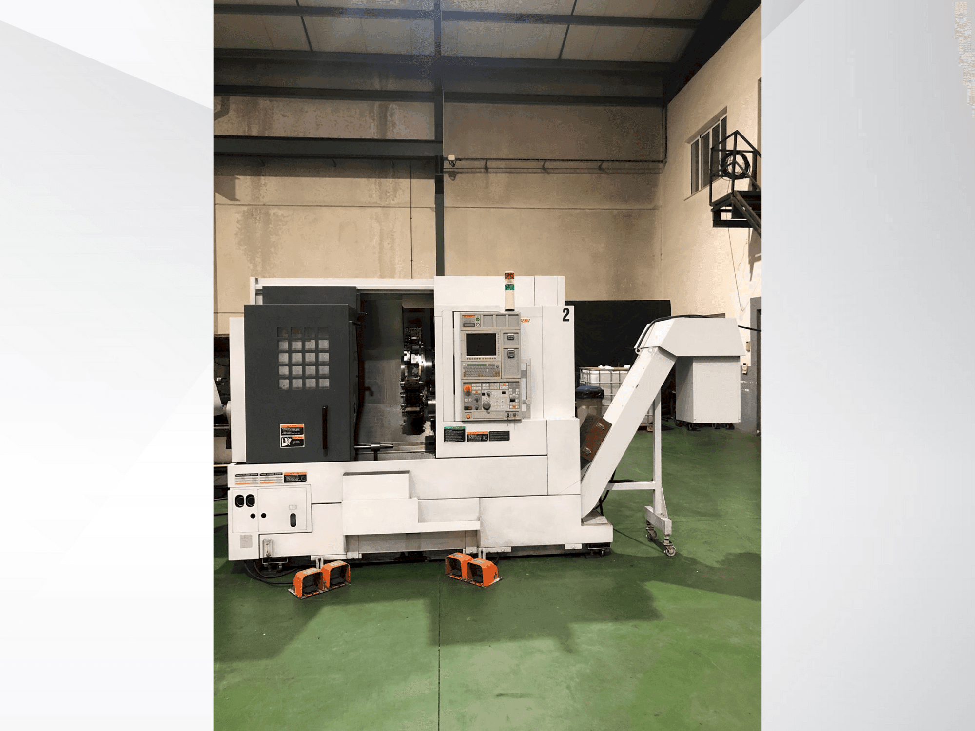 Čelní pohled na MORI SEIKI NL2000SY stroj