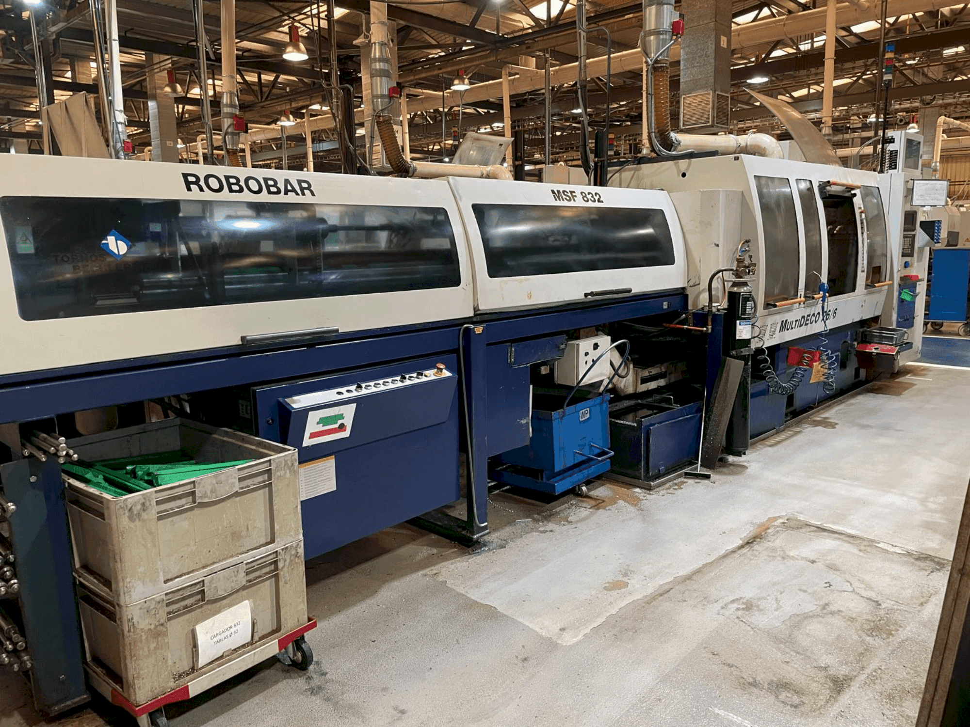 Čelní pohled na Tornos-Bechler MultiDeco 26-6 stroj