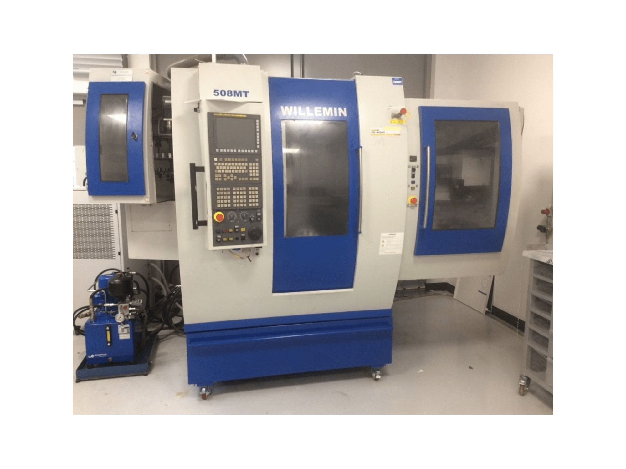 Čelní pohled na Willemin W 508MT stroj