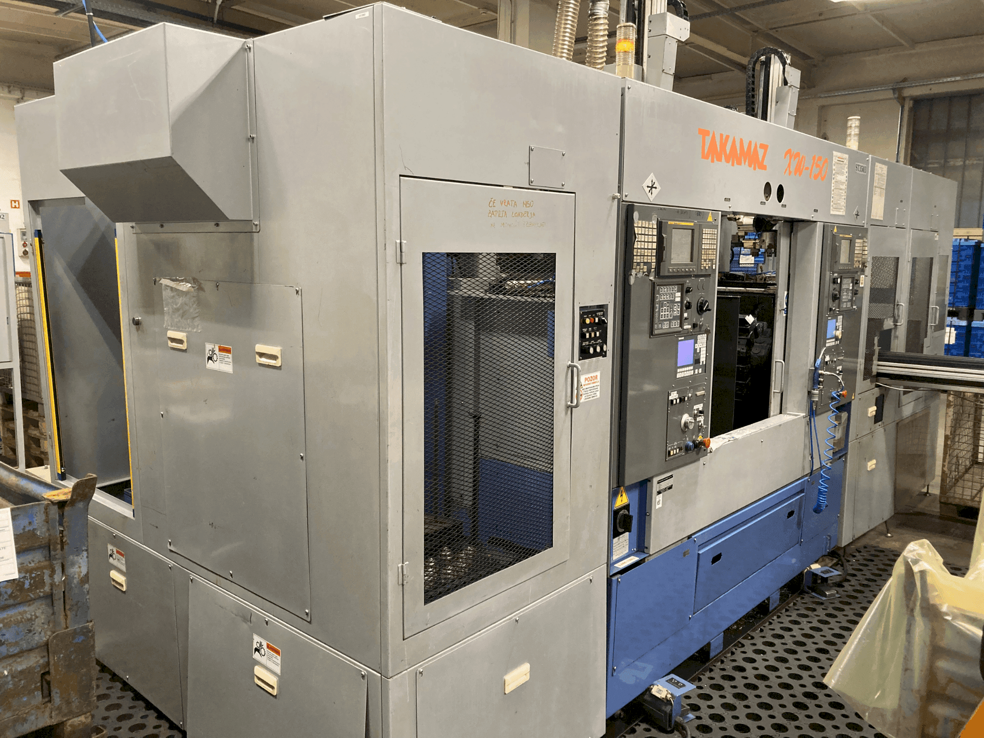 Čelní pohled na Takamaz XW-150 stroj