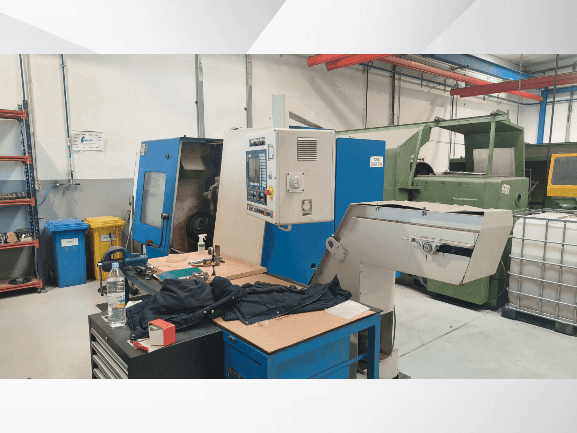 Boční pohled na Lealde TCN-0 stroj