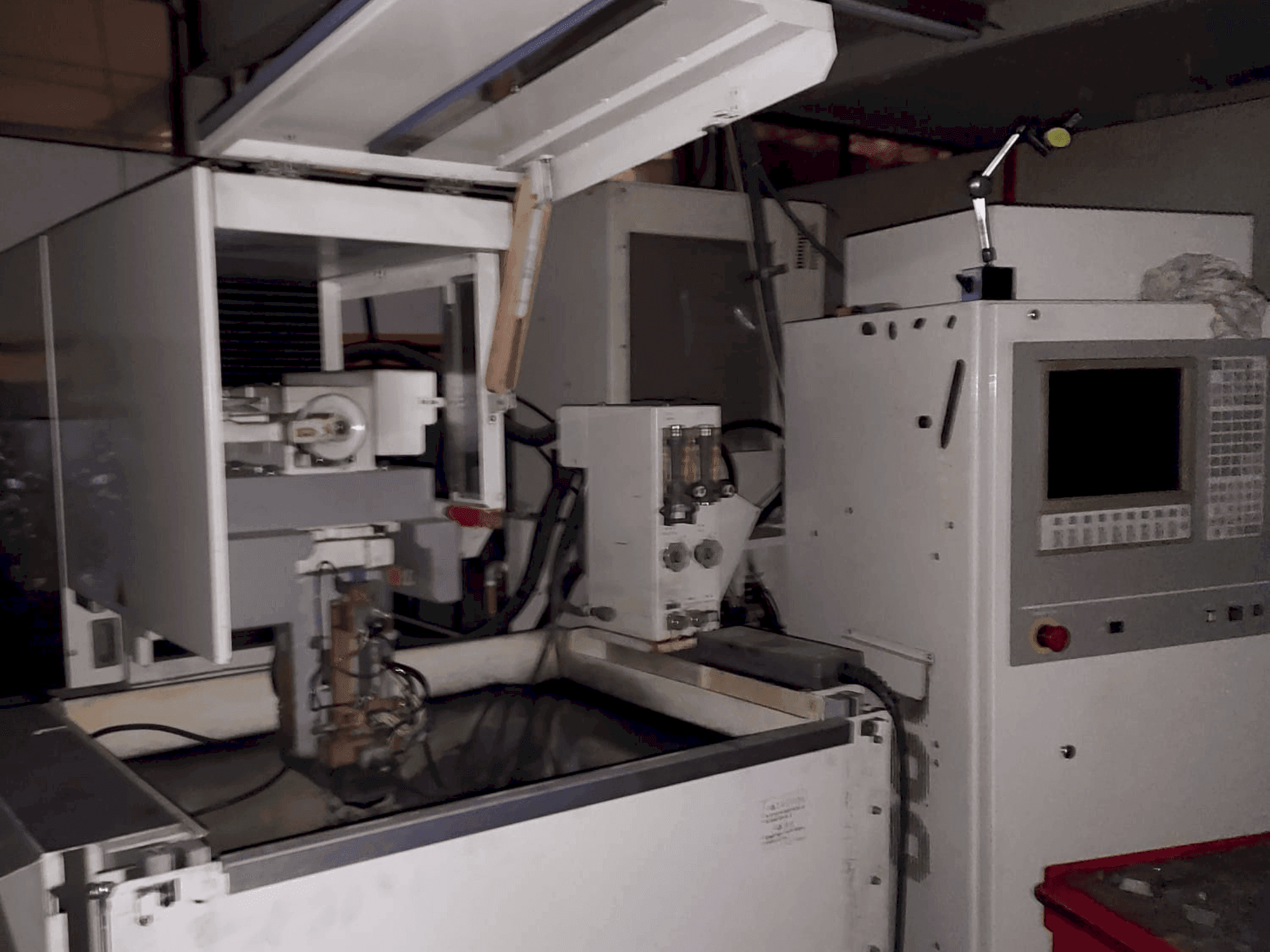 Čelní pohled na Mitsubishi FX10K stroj