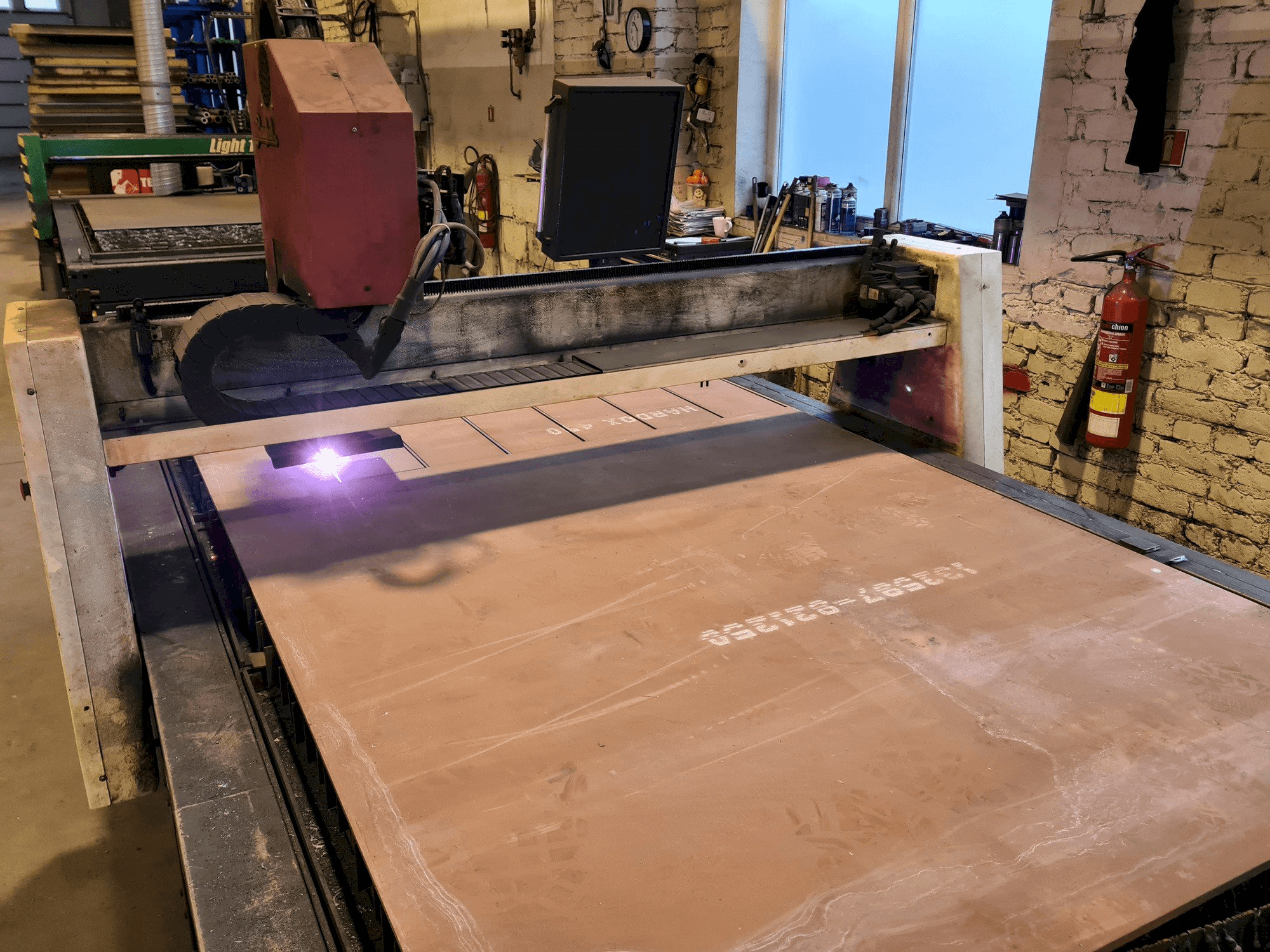 Čelní pohled na Baykal BPH 1503 COMPACT stroj