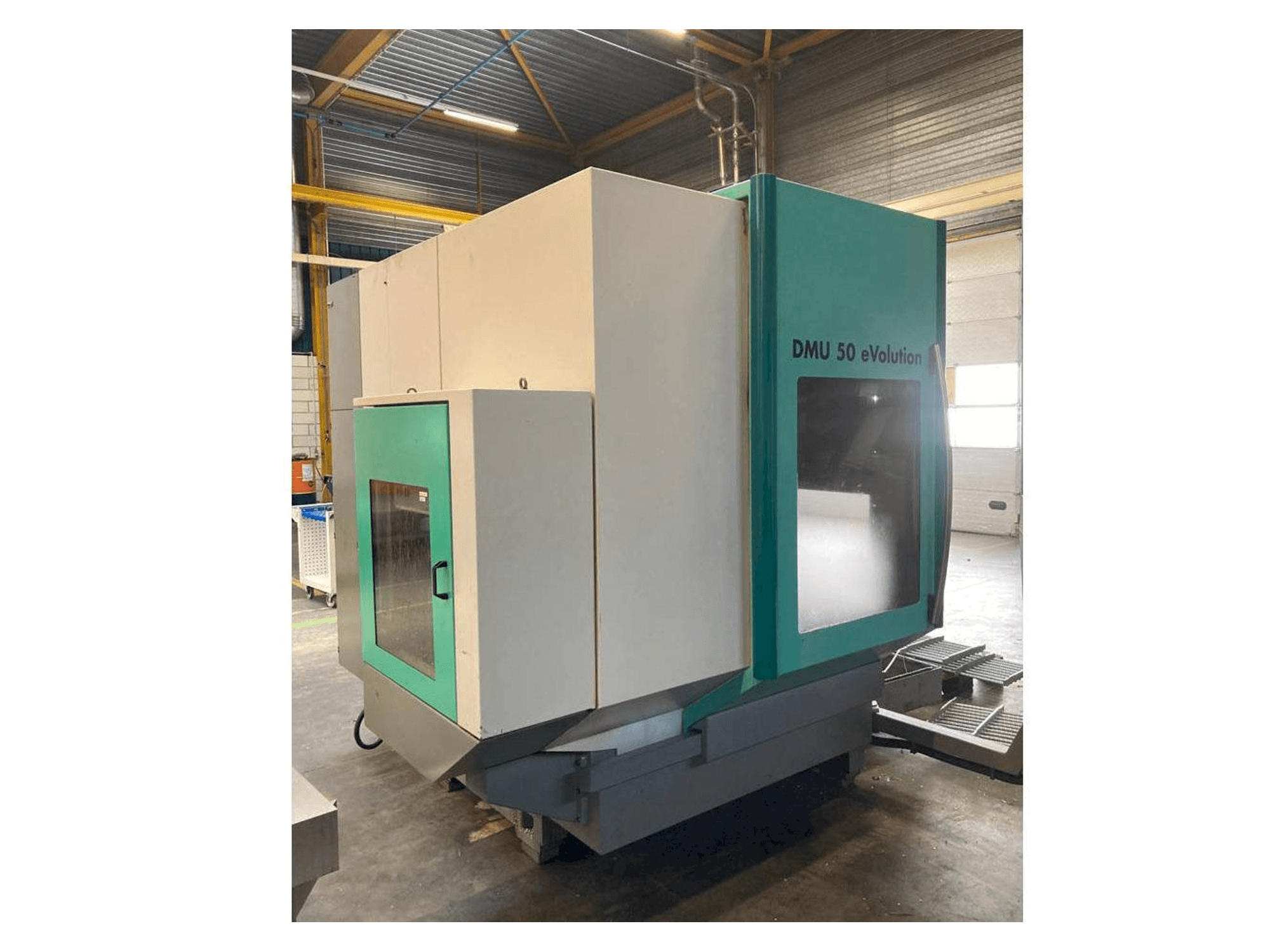 Čelní pohled na DECKEL MAHO DMG 50Evo stroj