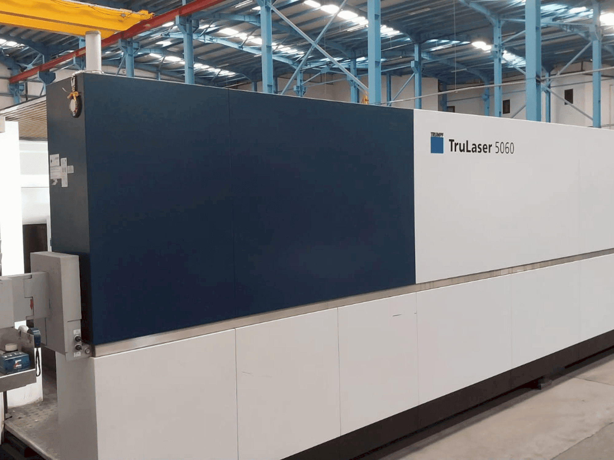 Čelní pohled na TRUMPF TruLaser 5060 Fiber 10 kW stroj