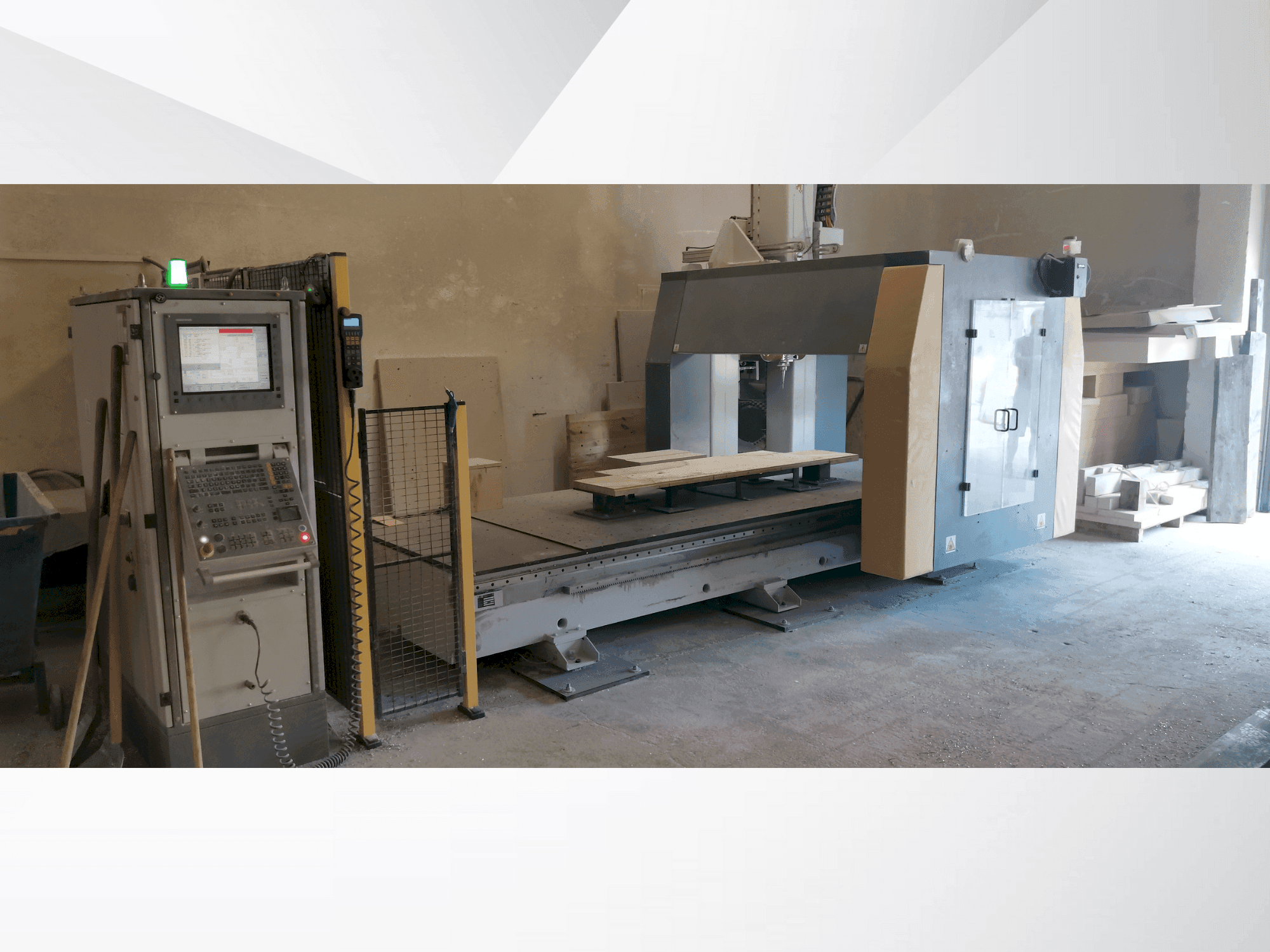 Čelní pohled na Sahos Dynamic FC 3000 stroj