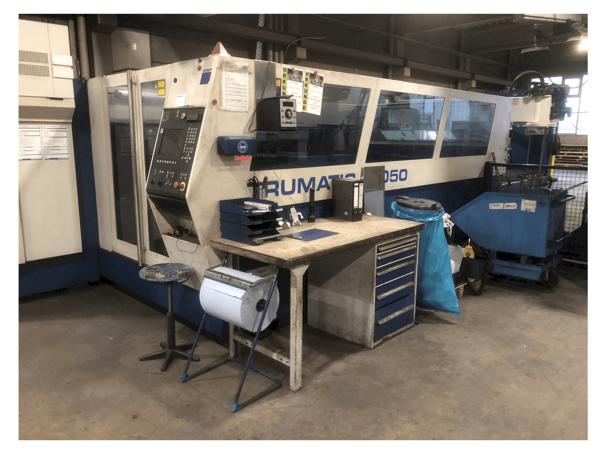 Čelní pohled na TRUMPF Trumatic L3050 stroj