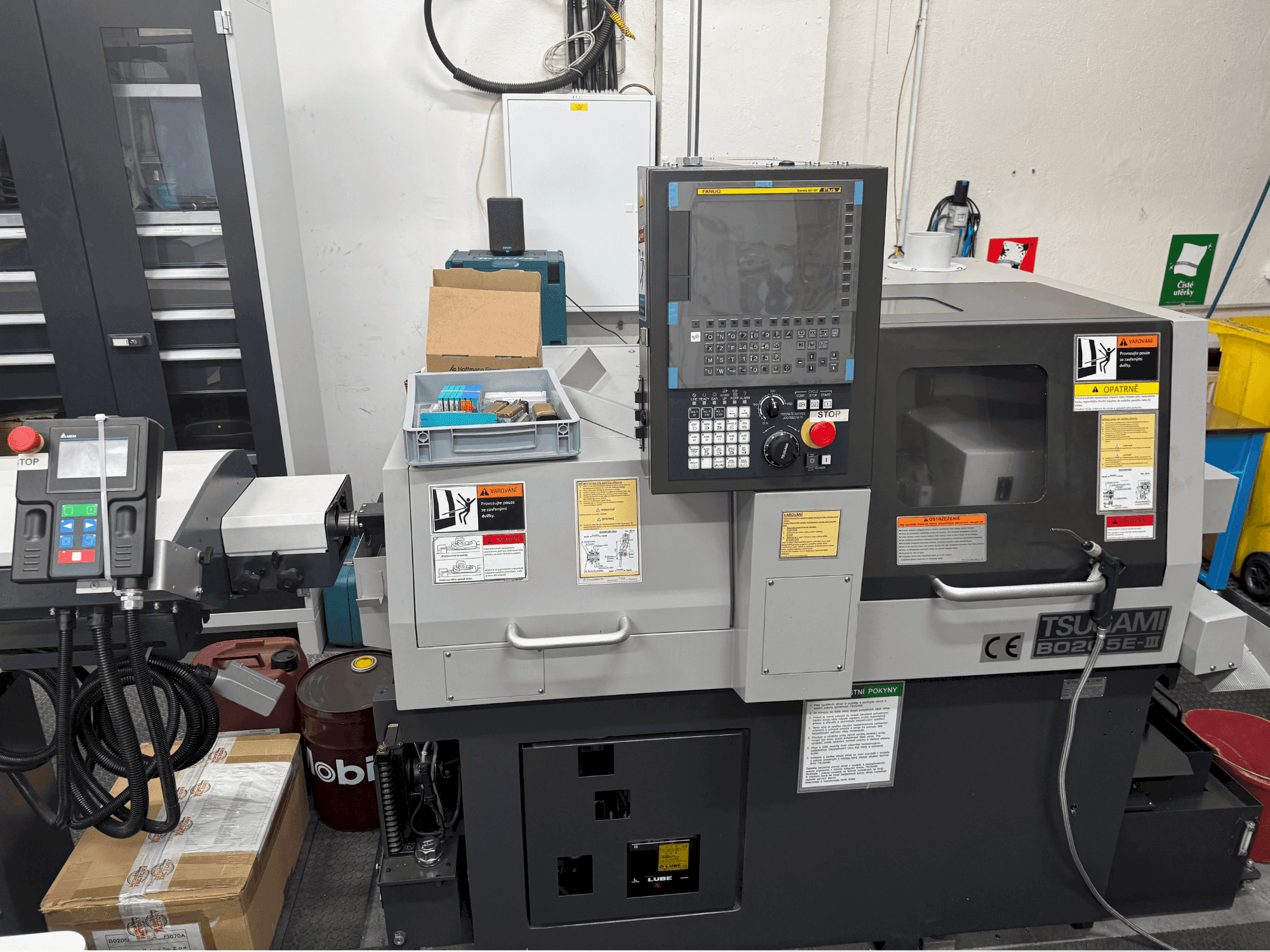 Čelní pohled na TSUGAMI B0205E-III stroj