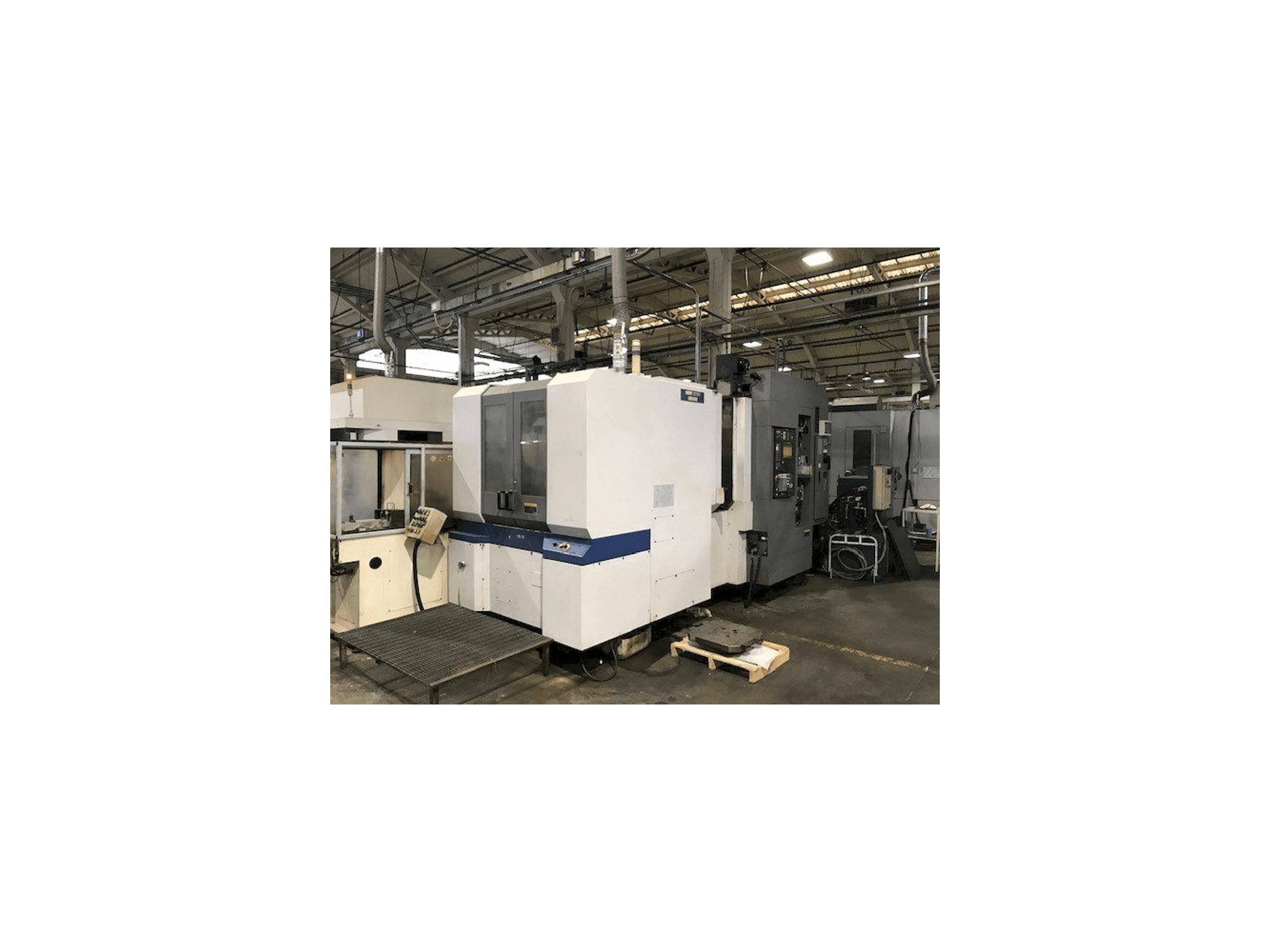 Čelní pohled na MORI SEIKI SH 5000 stroj