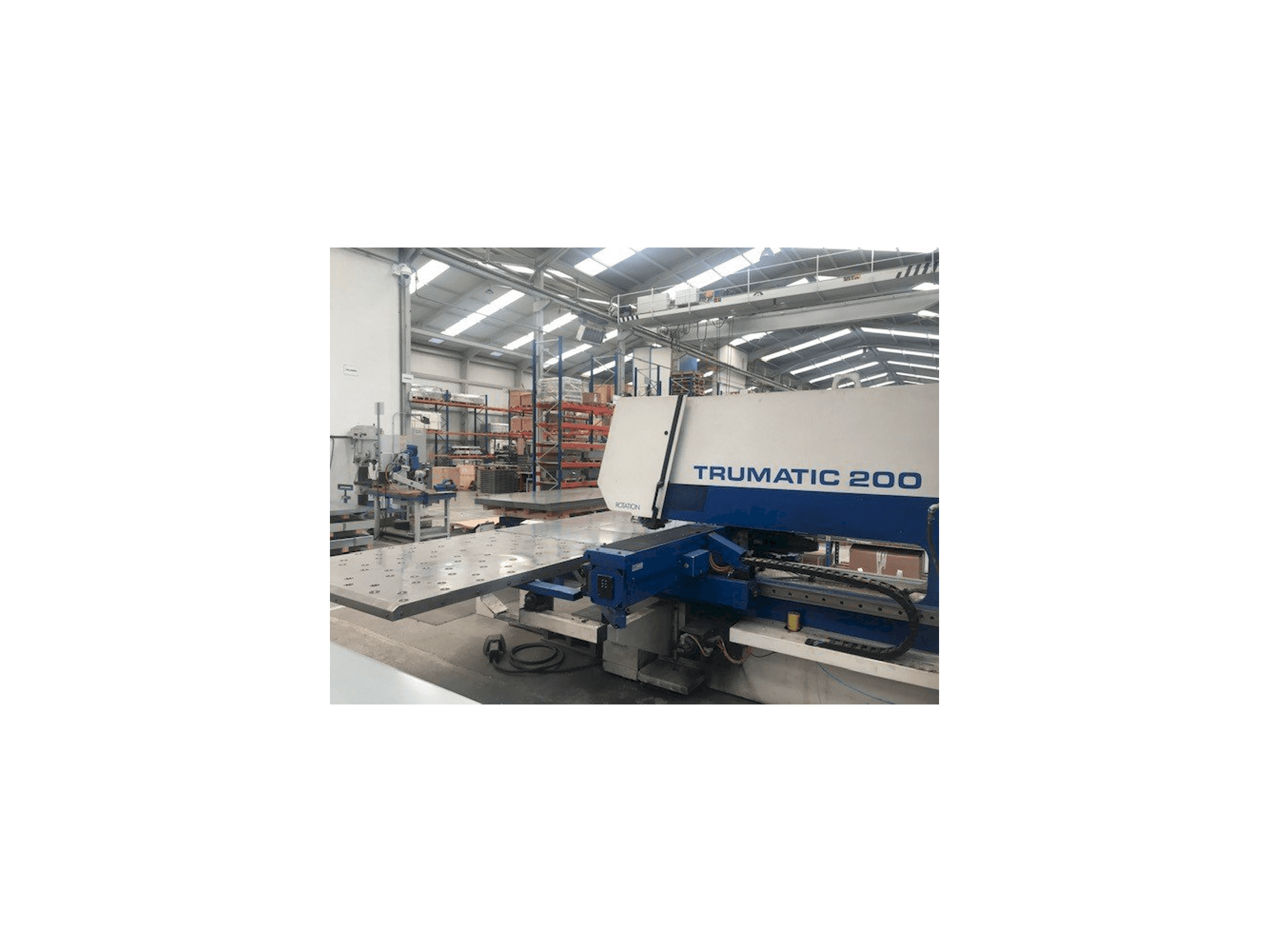 Levý boční pohled na Trumpf Trumatic 200 stroj