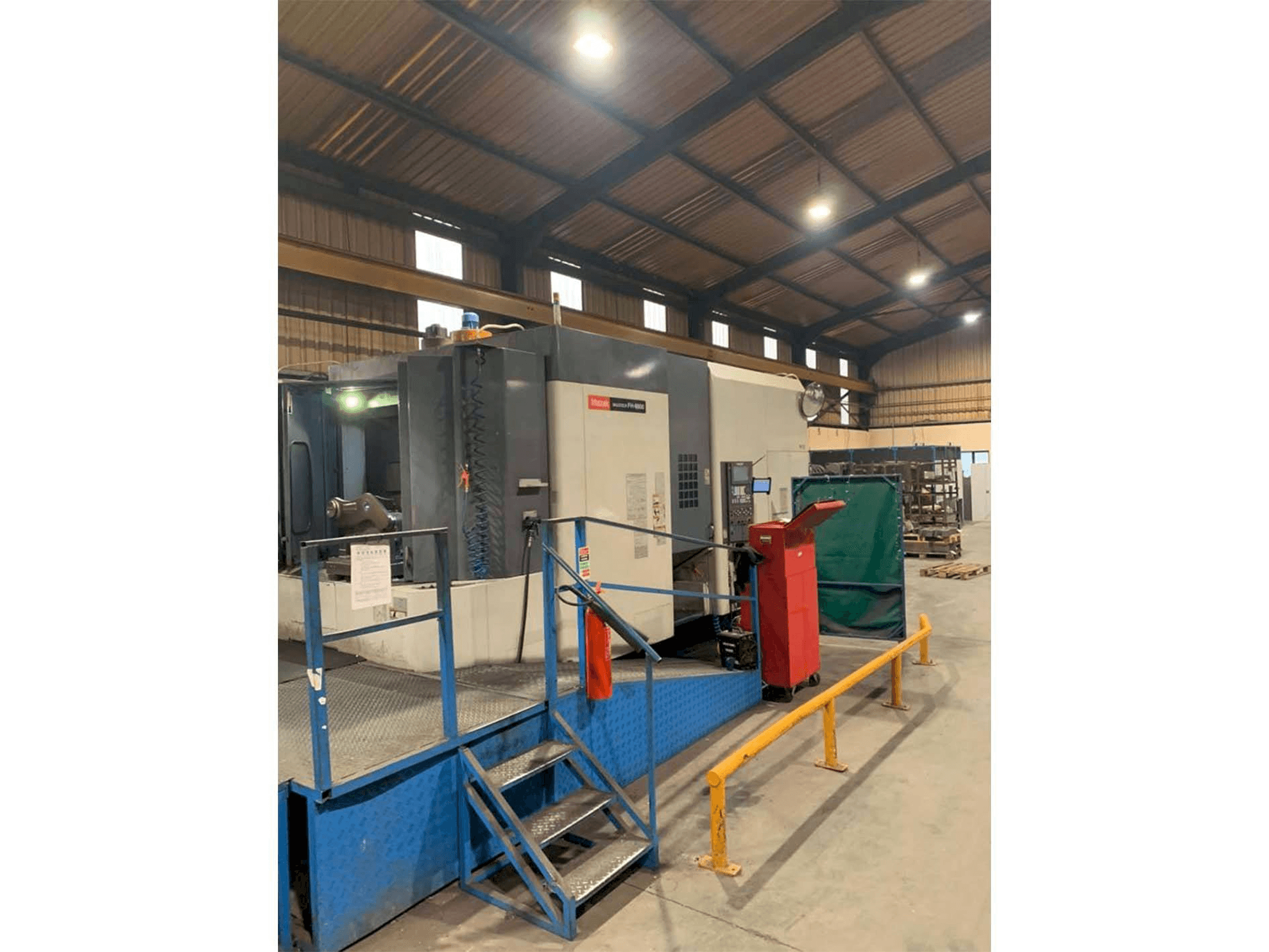 Čelní pohled na Mazak Mazatech FH-8800 stroj