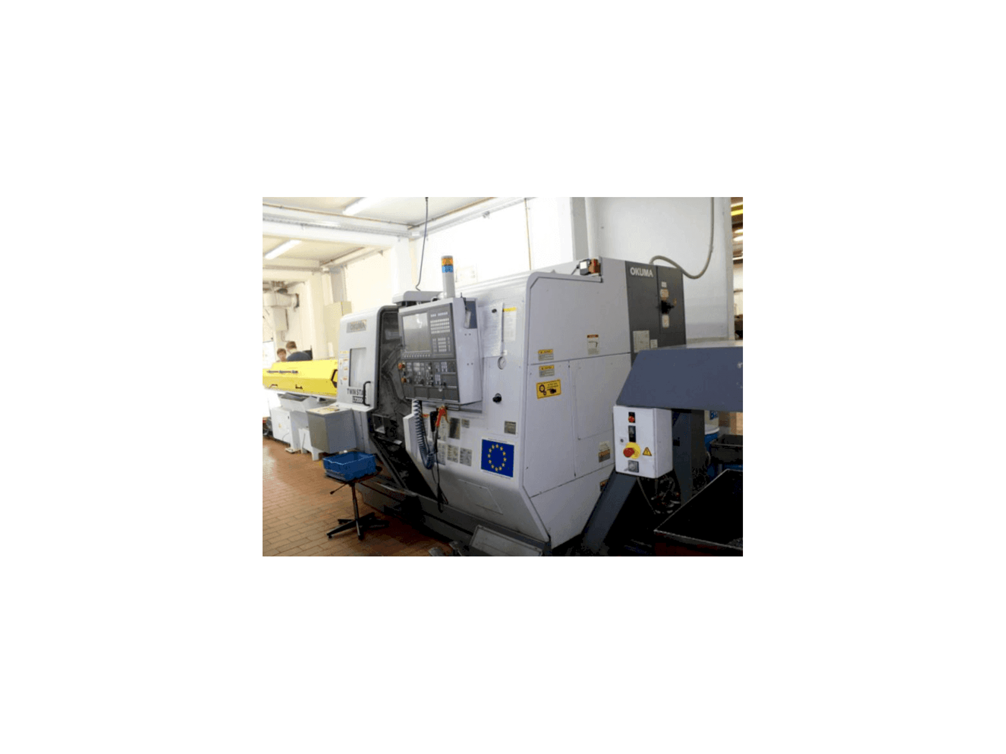 Čelní pohled na Okuma TWIN STAR LT200-M stroj