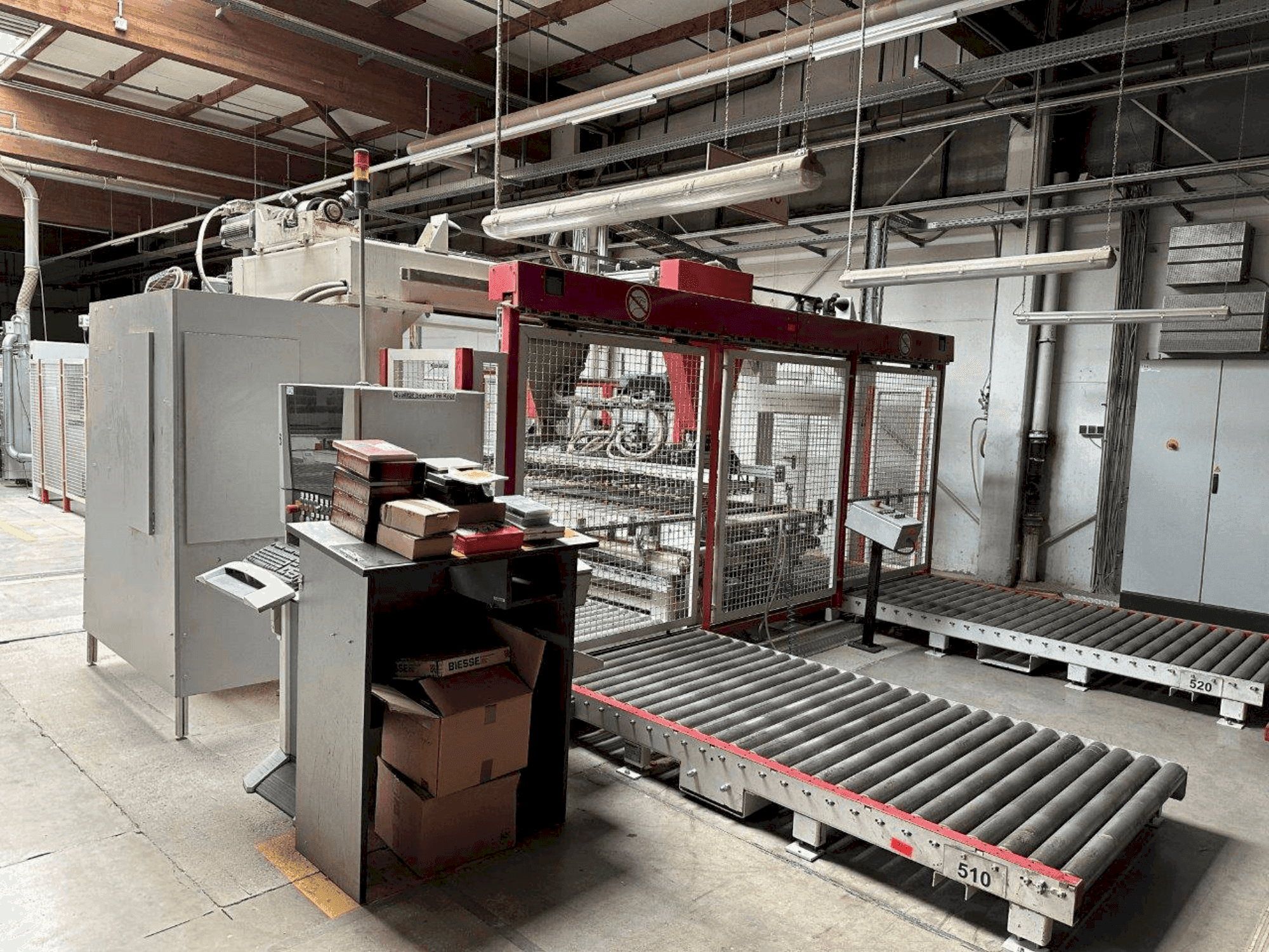 Čelní pohled na BIESSE TECHNO KERNELL stroj