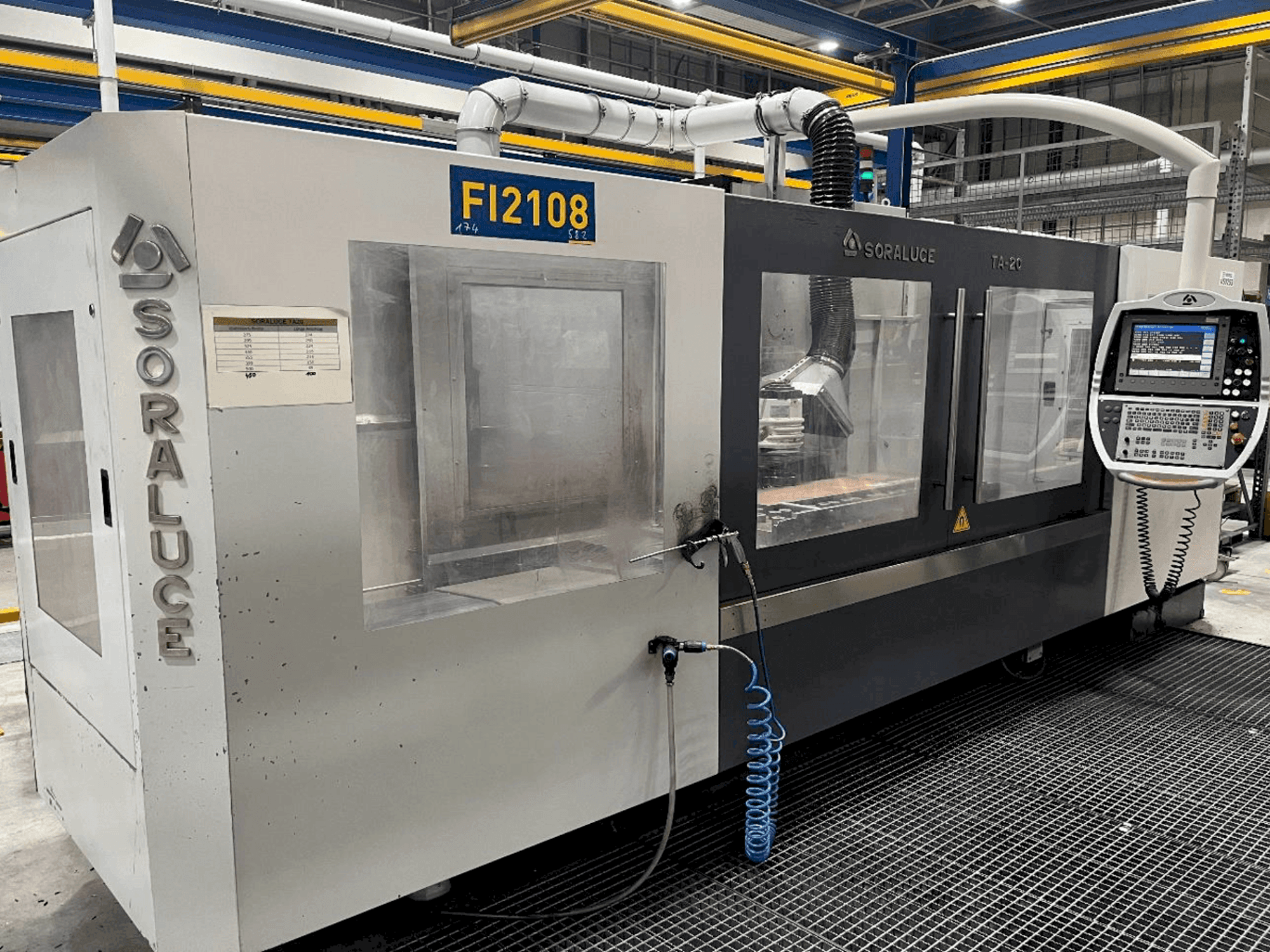 Čelní pohled na Soraluce TA-20 stroj
