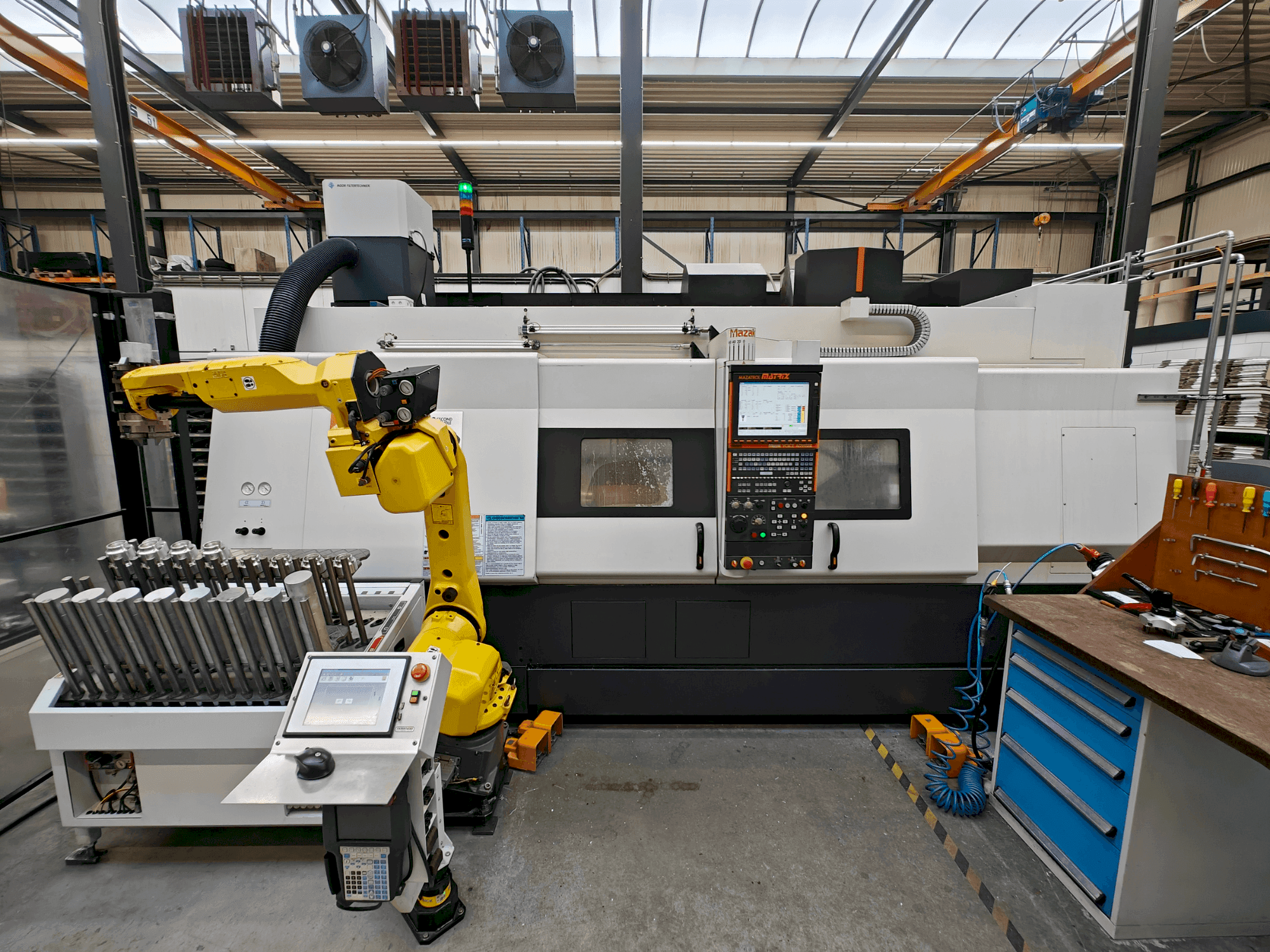 Čelní pohled na Mazak Integrex 400-IV-S x 1500 stroj