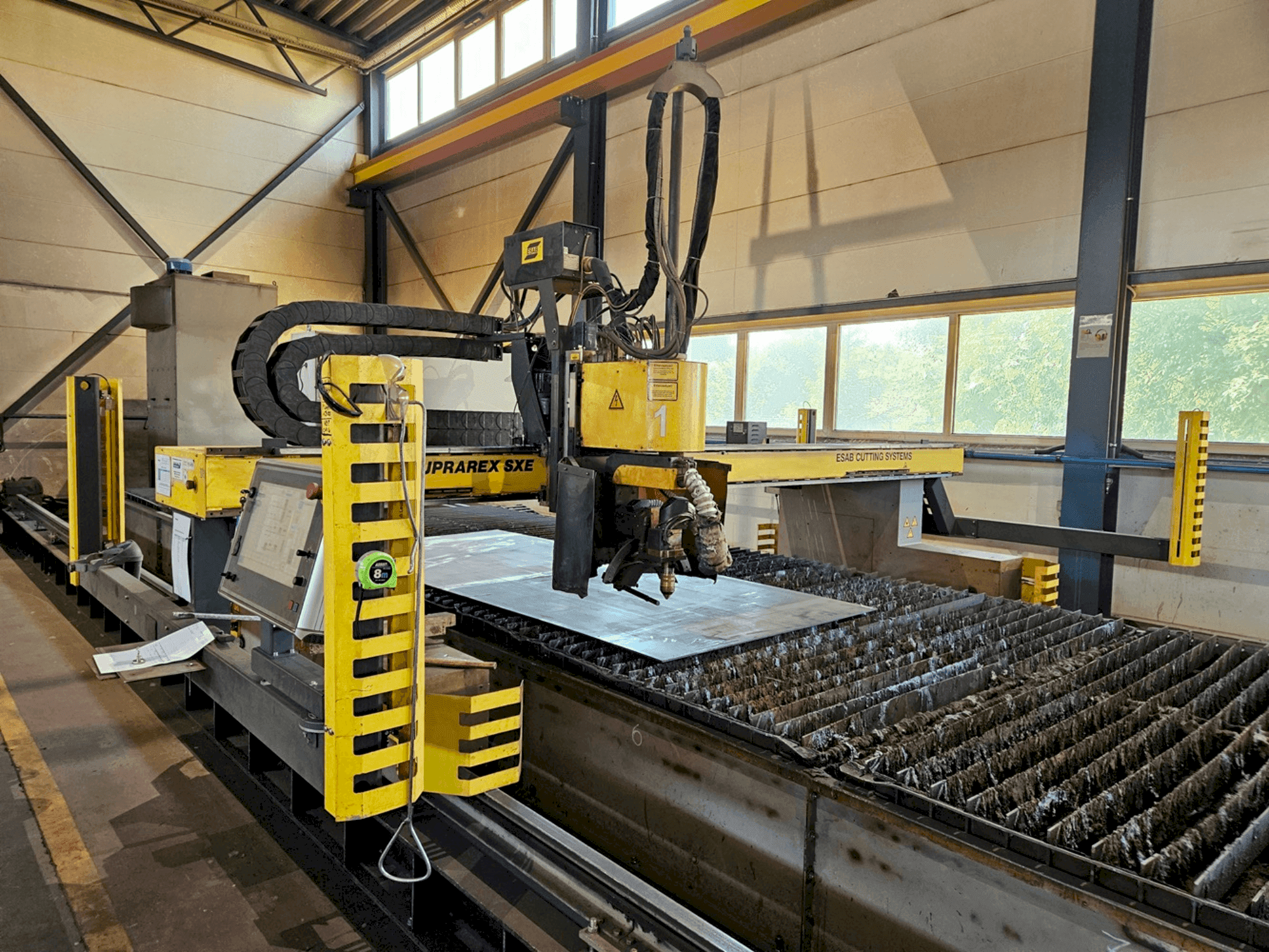 Čelní pohled na ESAB Suprarex SXE HD 4000 230 V stroj