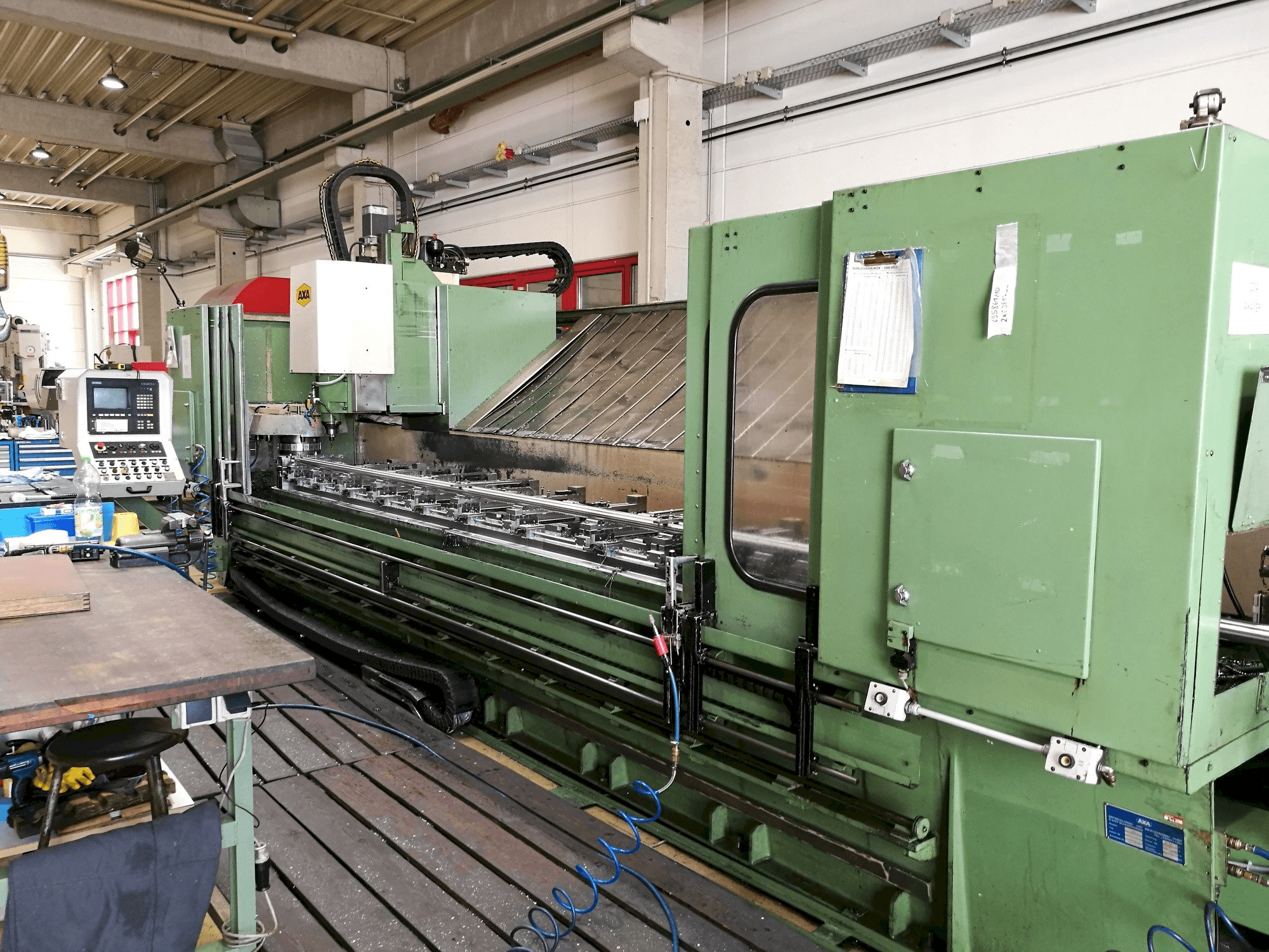 Čelní pohled na AXA VSC 3 stroj