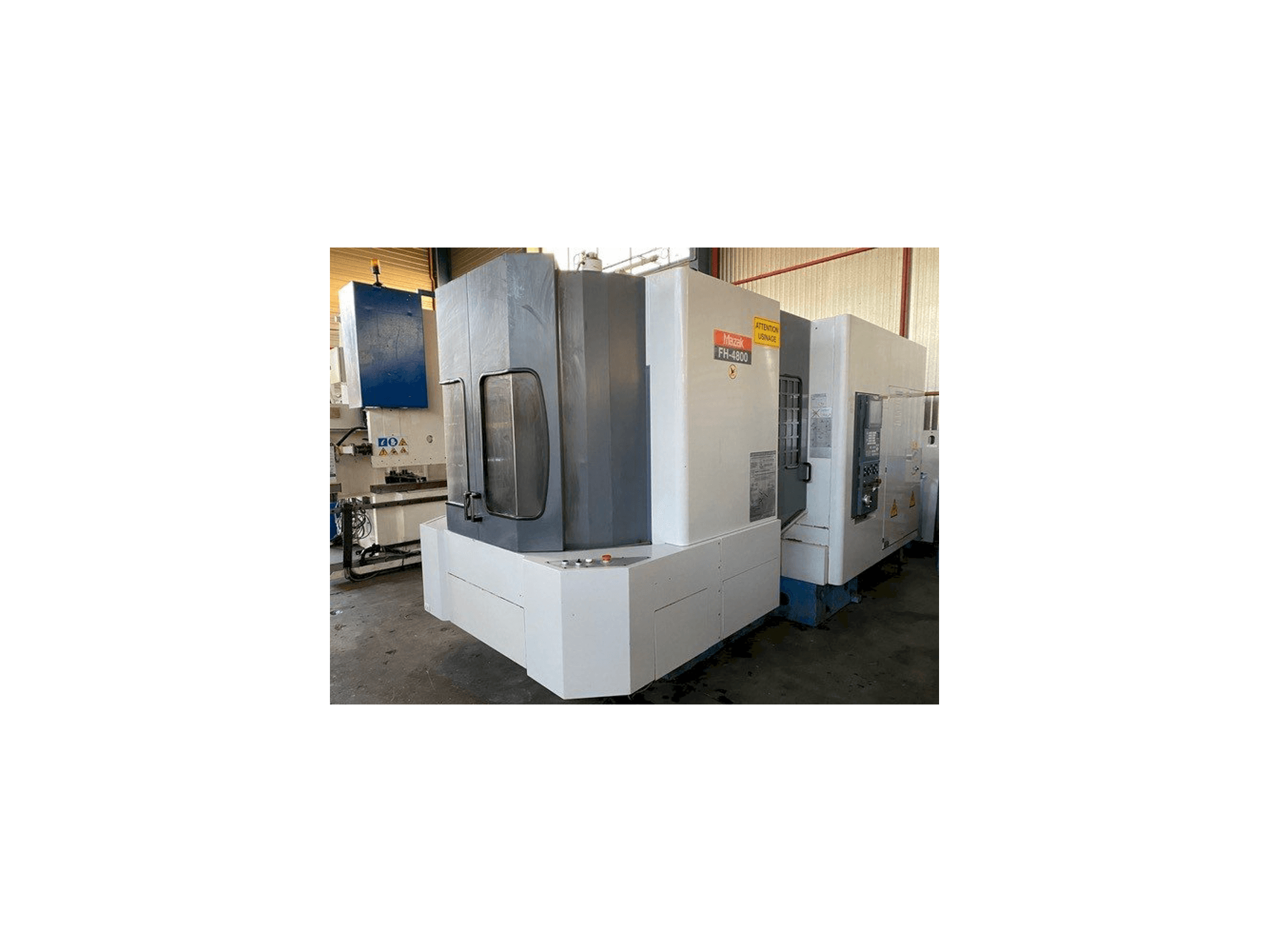 Čelní pohled na Mazak FH4800 stroj