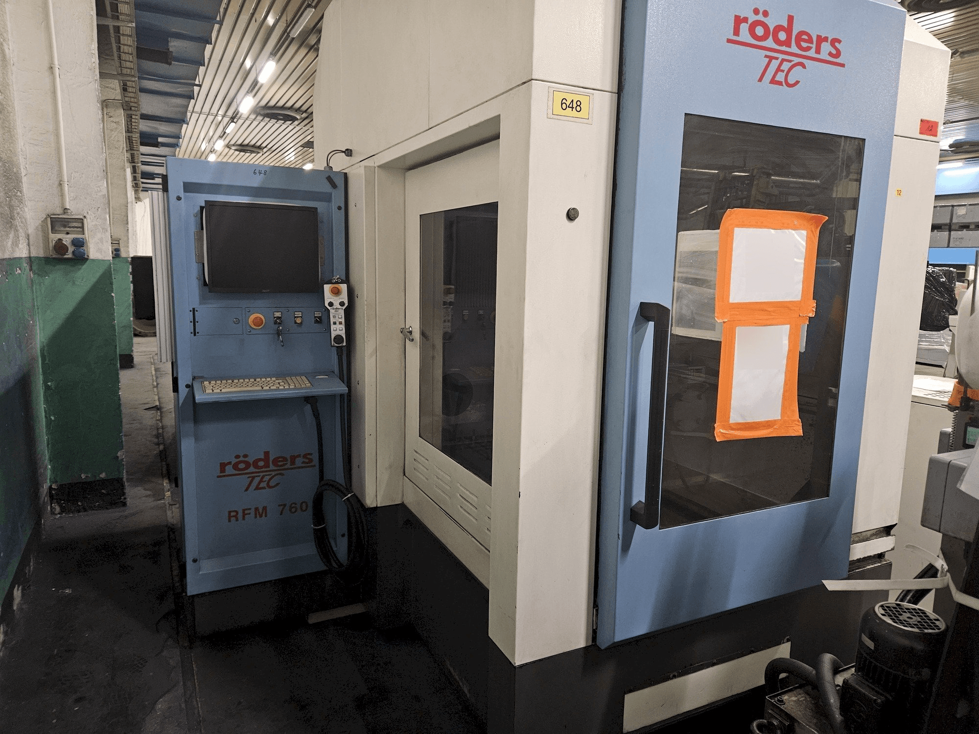 Čelní pohled na RÖDERS RFM 760/2 stroj