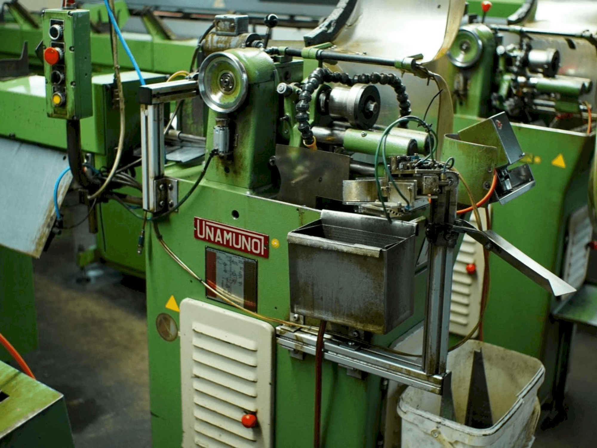 Čelní pohled na UNAMUNO TA-16-B stroj