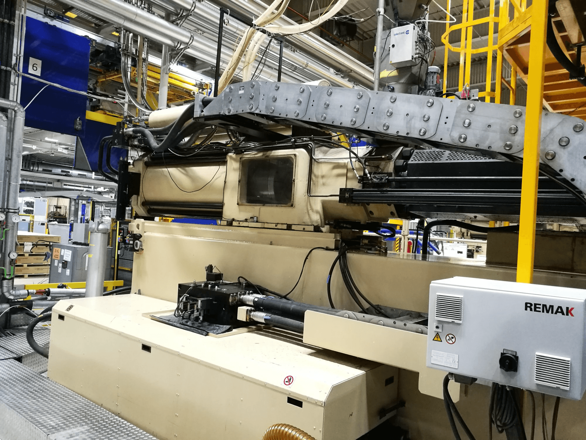 Čelní pohled 2 na Husky E 3150 RS 170/155 stroj