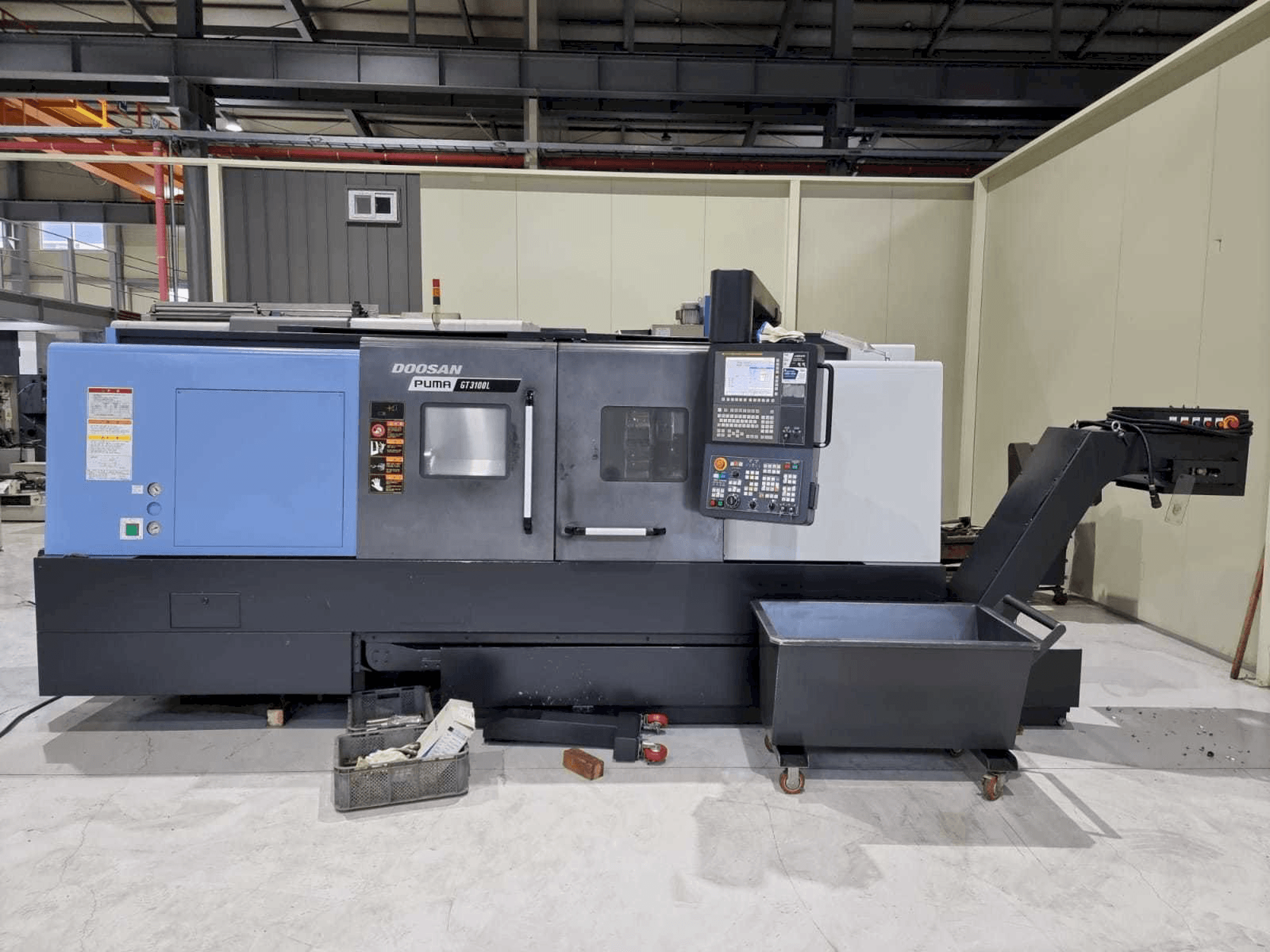 Čelní pohled na Doosan PUMA GT3100L stroj