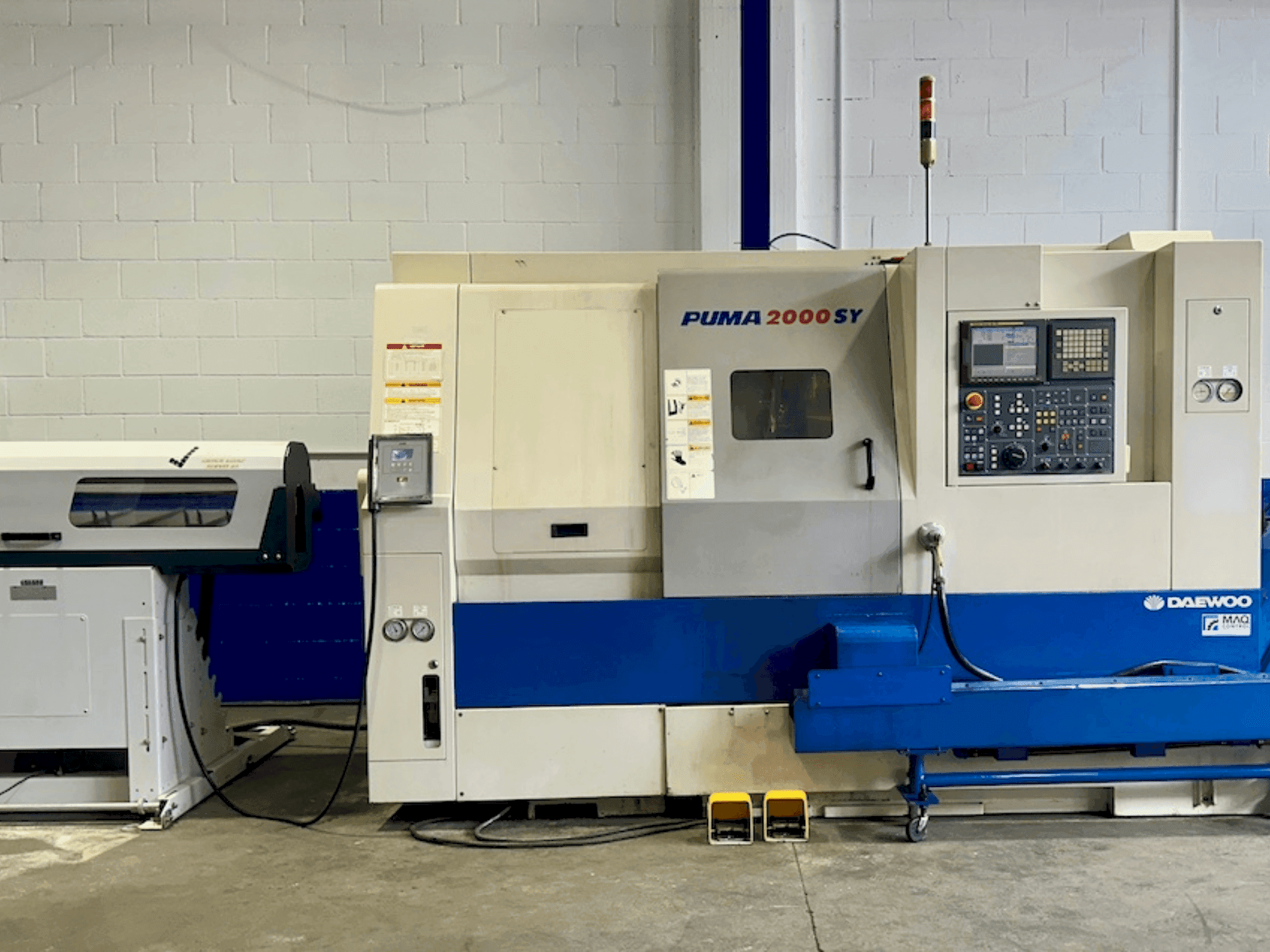 Čelní pohled na DOOSAN PUMA 2000SY stroj