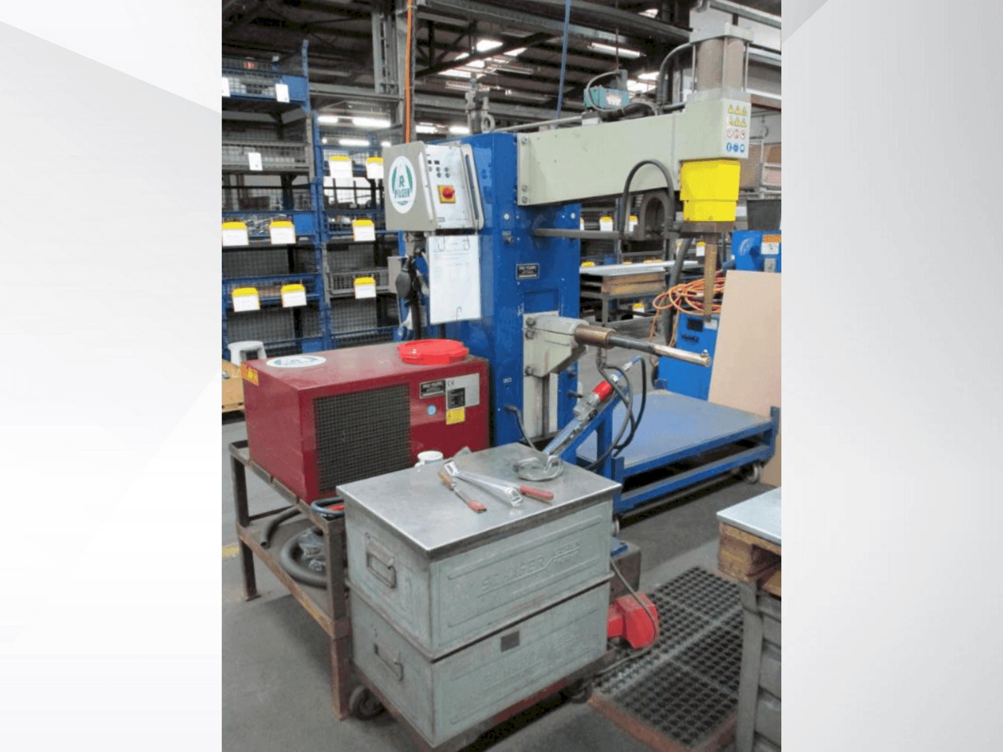 Čelní pohled na NIMAK PSM03 stroj