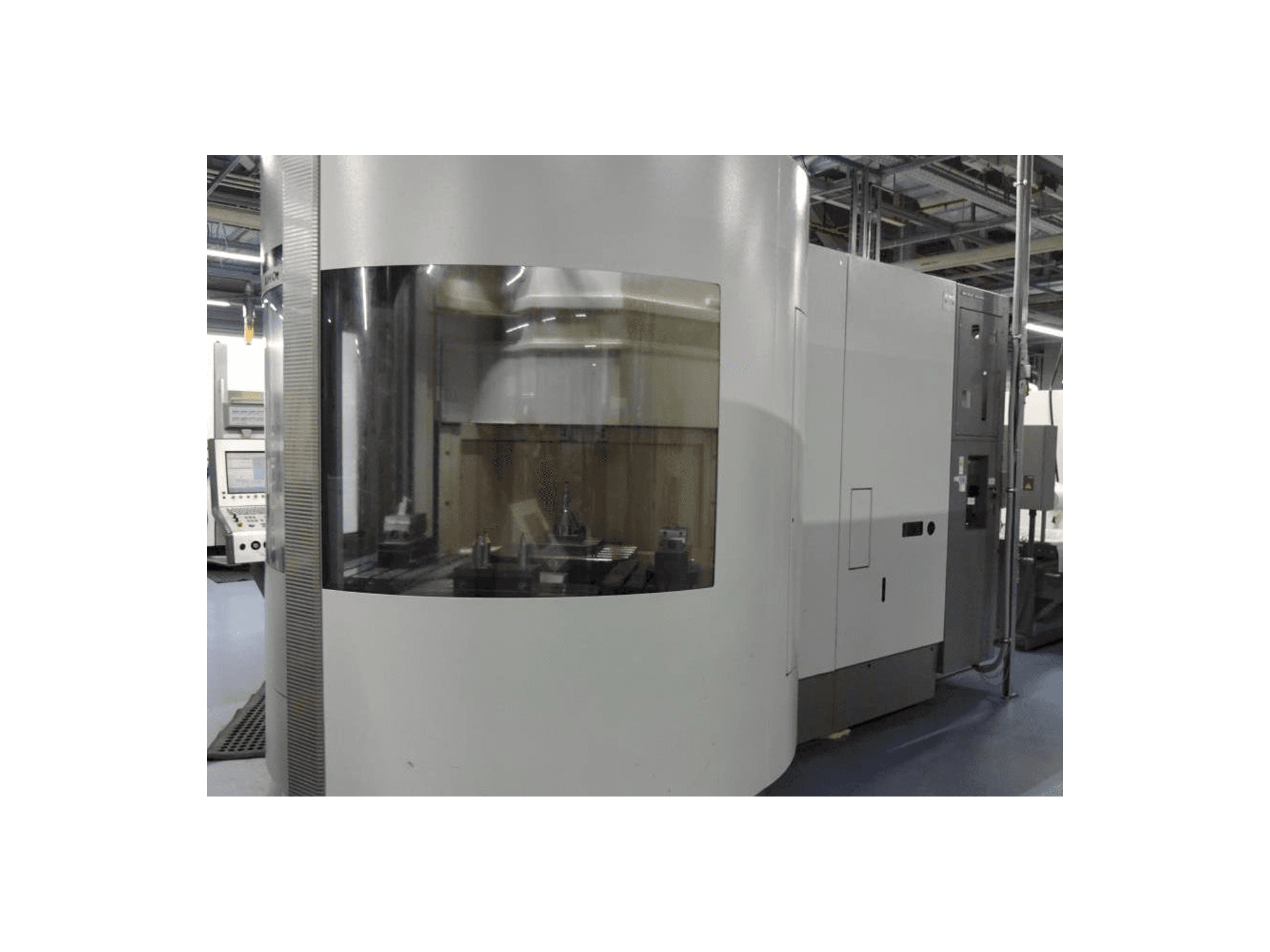 Čelní pohled na DECKEL MAHO DMC 60 T RS3 stroj