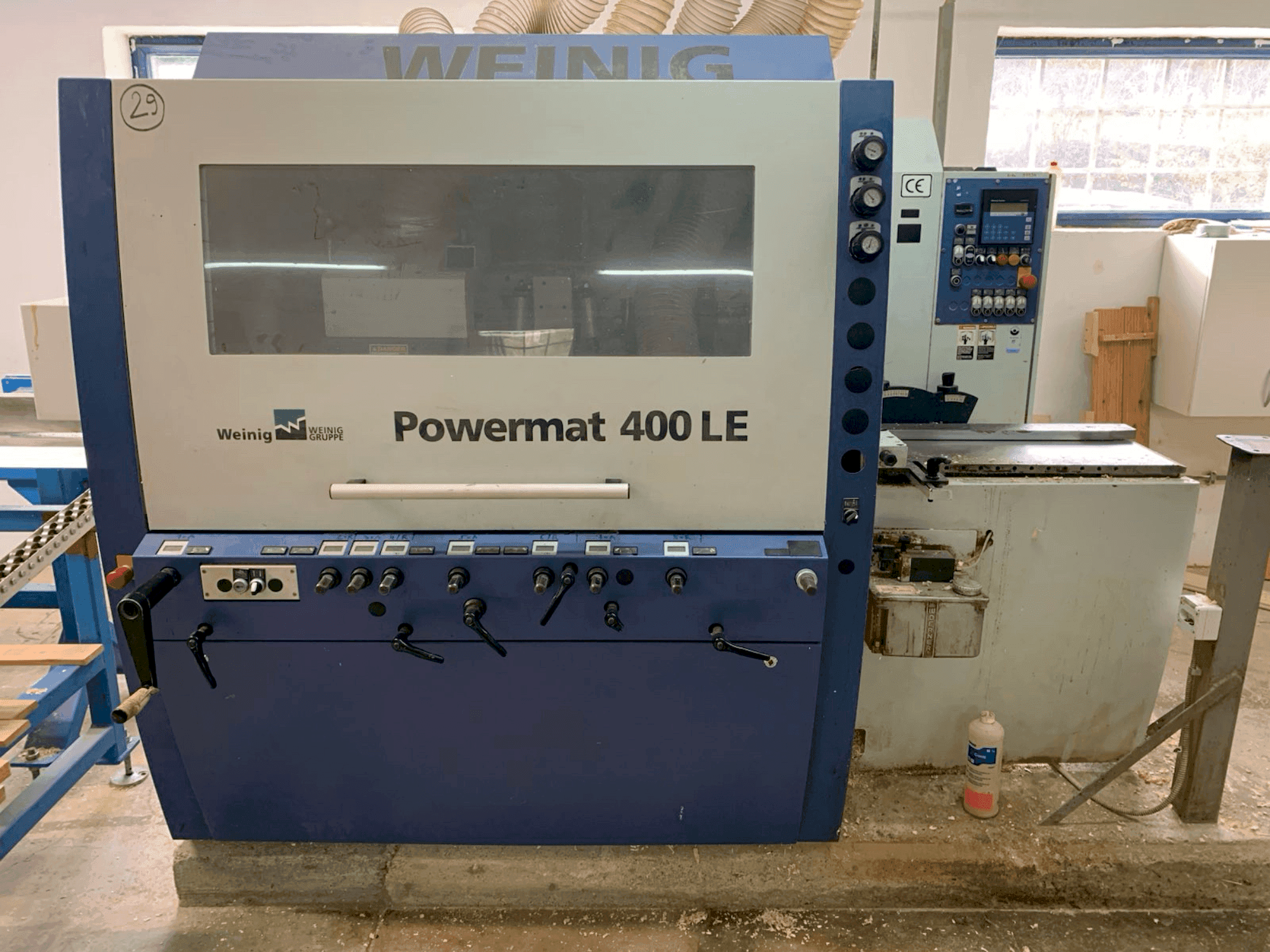 Čelní pohled na WEINIG / DIMTER POWERMAT 400LE stroj