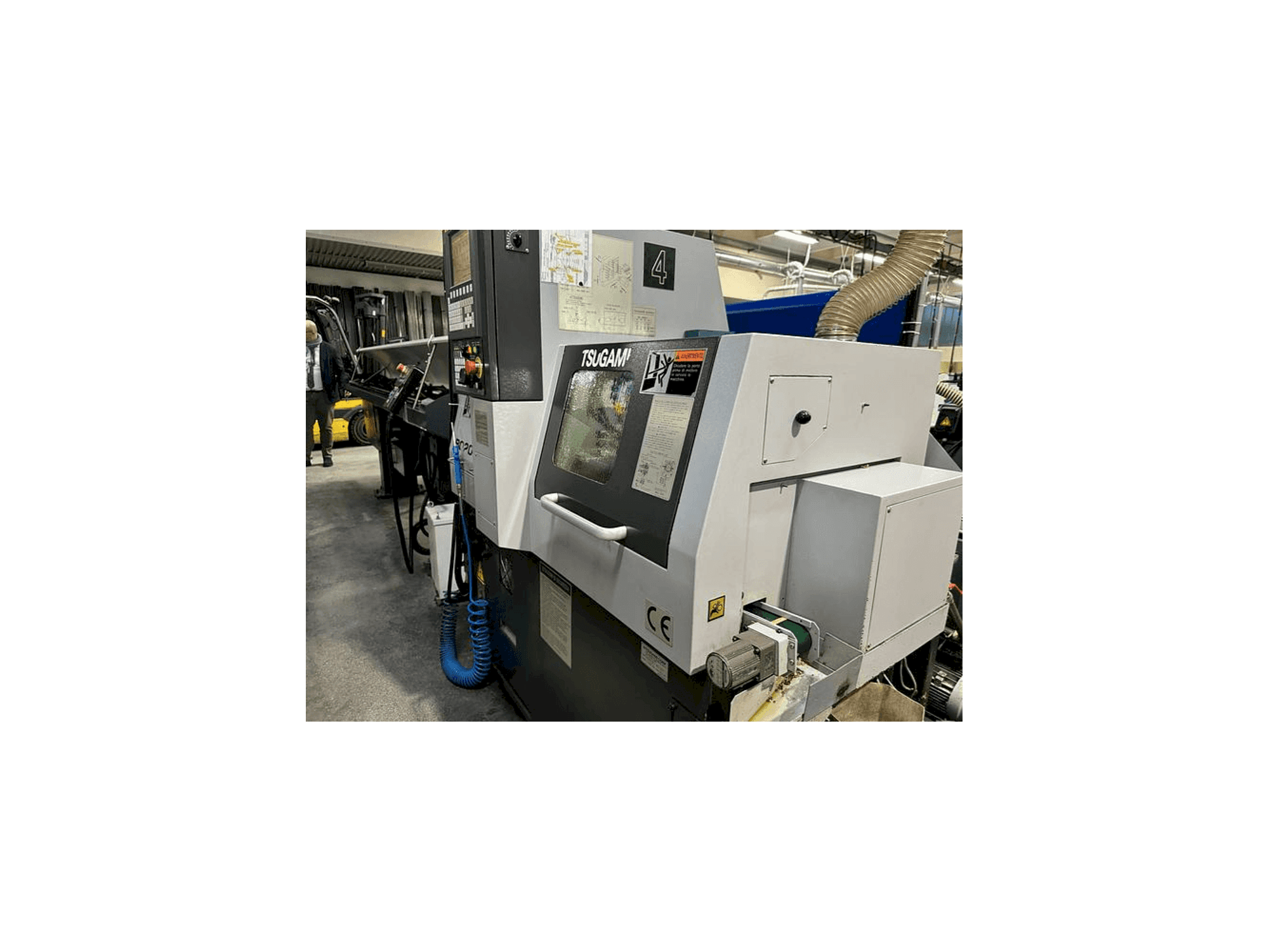 Čelní pohled na TSUGAMI B0205E-II stroj