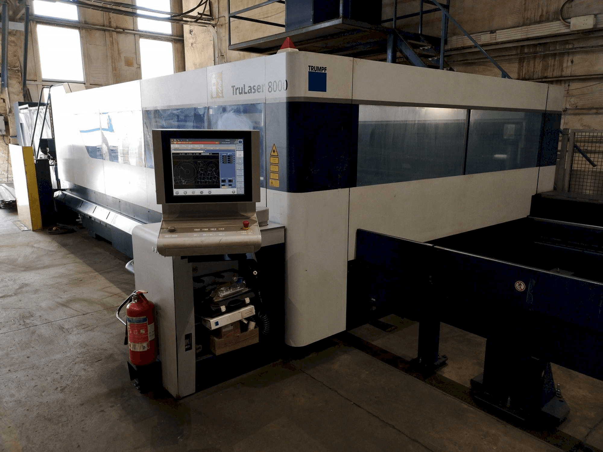 Čelní pohled na Trumpf TruLaser 8000 stroj