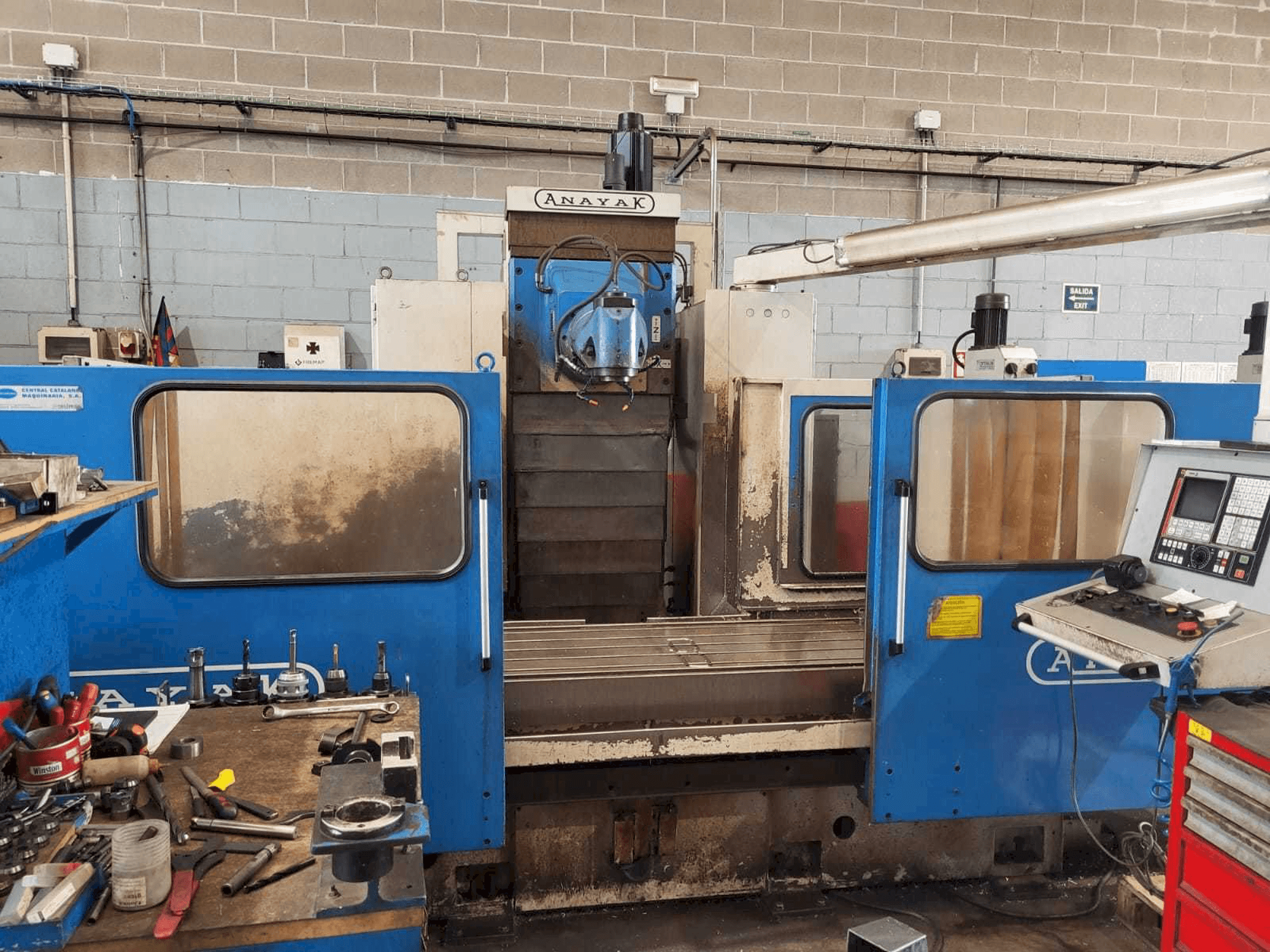 Čelní pohled na ANAYAK VH-2200 stroj