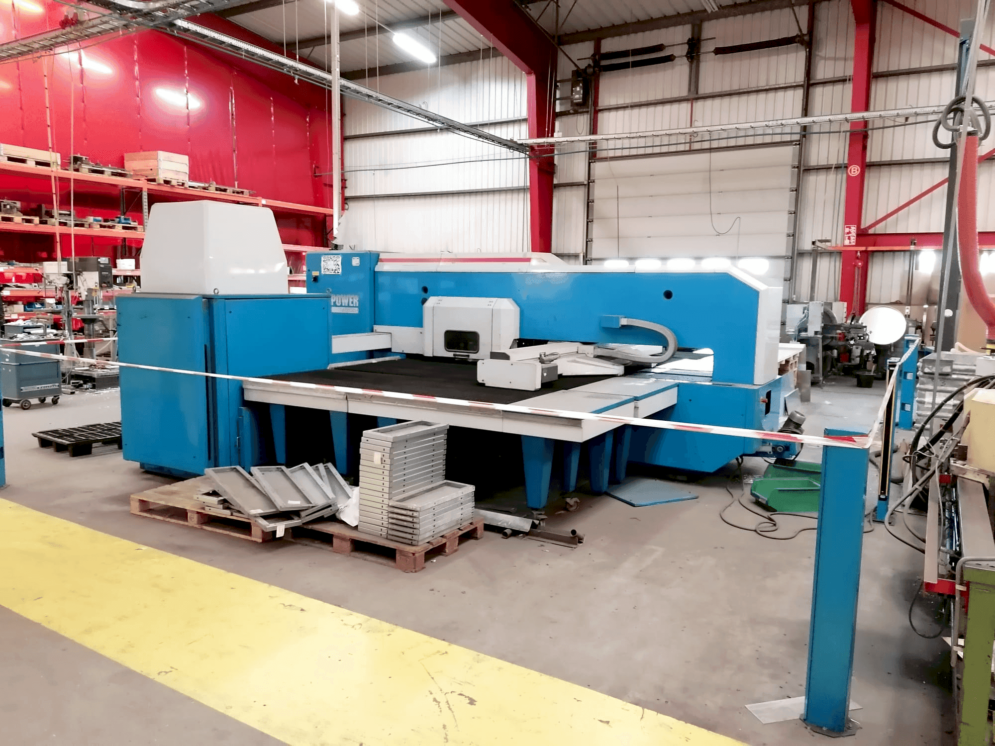 Čelní pohled na Finn-Power F5-20 SB/AM stroj