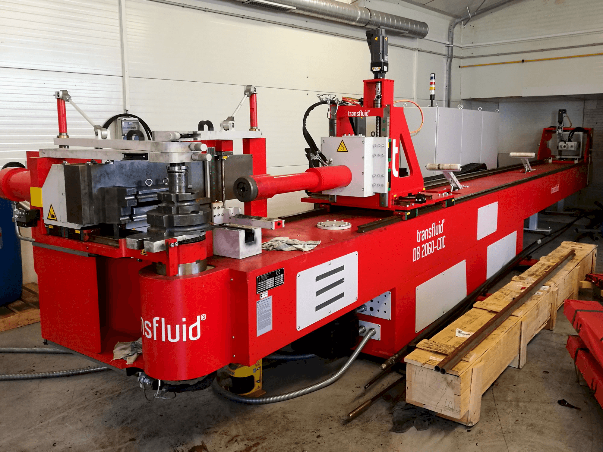 Pravý pohled na Transfluid DB 2060 stroj