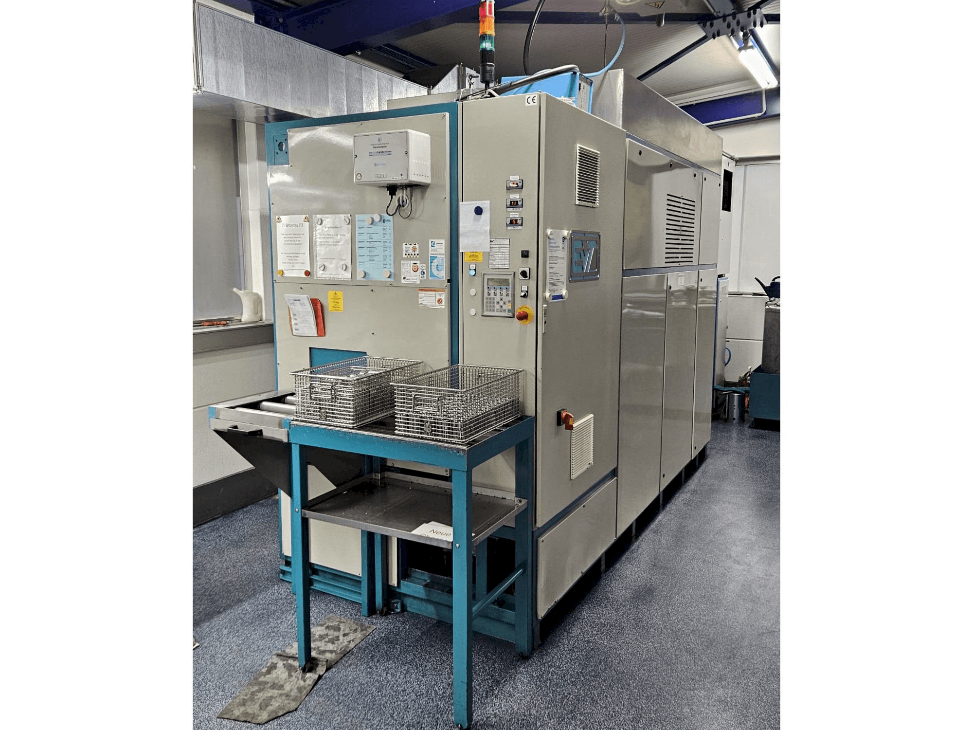 Čelní pohled na EVT TD 3001/530 PER stroj